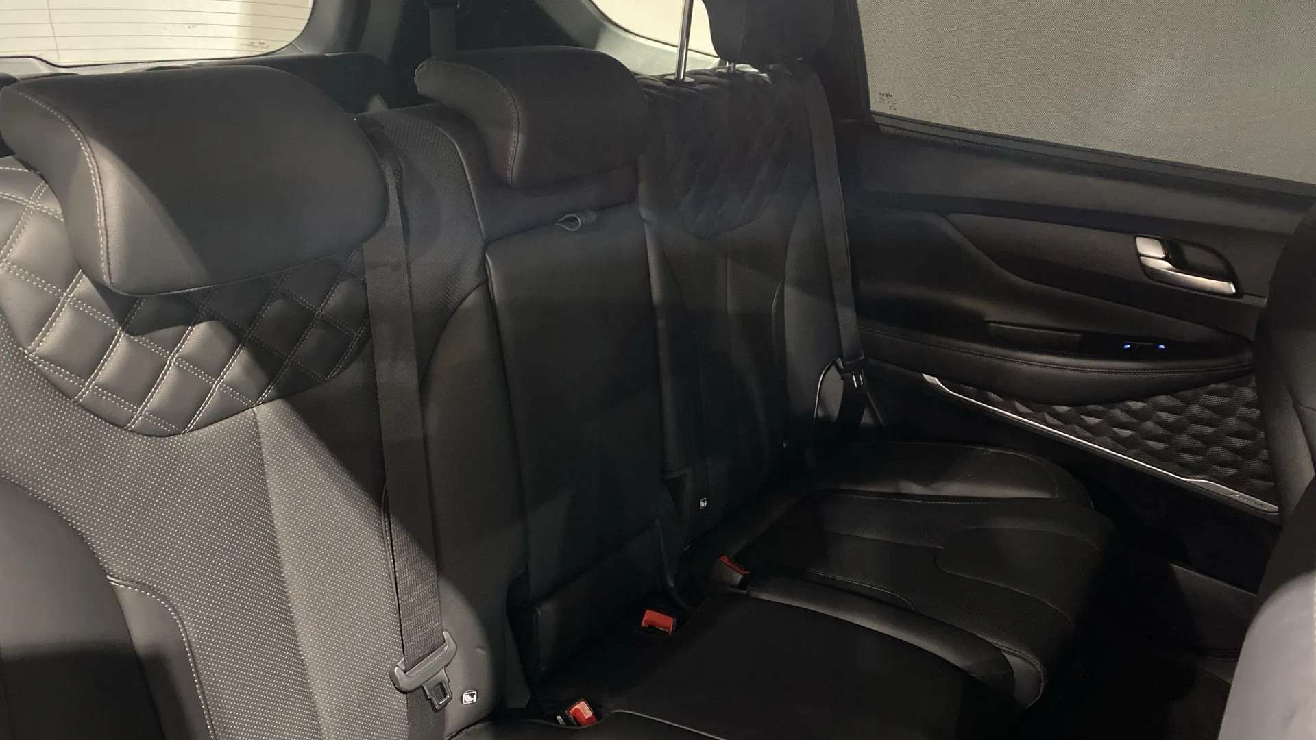 A 2023 HYUNDAI SANTA FE 1.6 TGDi Hybrid Ultimate 4WD Auto A 2023 HYUNDAI SANTA FE 1.6 TGDi Hybrid Ultimate 4WD Auto