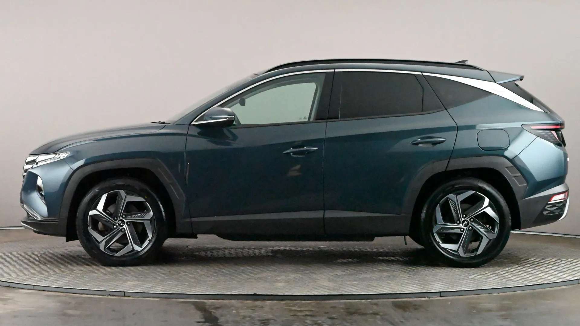 A 2022 HYUNDAI TUCSON 1.6 TGDi Plug-in Hybrid Ultimate 4WD Auto A 2022 HYUNDAI TUCSON 1.6 TGDi Plug-in Hybrid Ultimate 4WD Auto