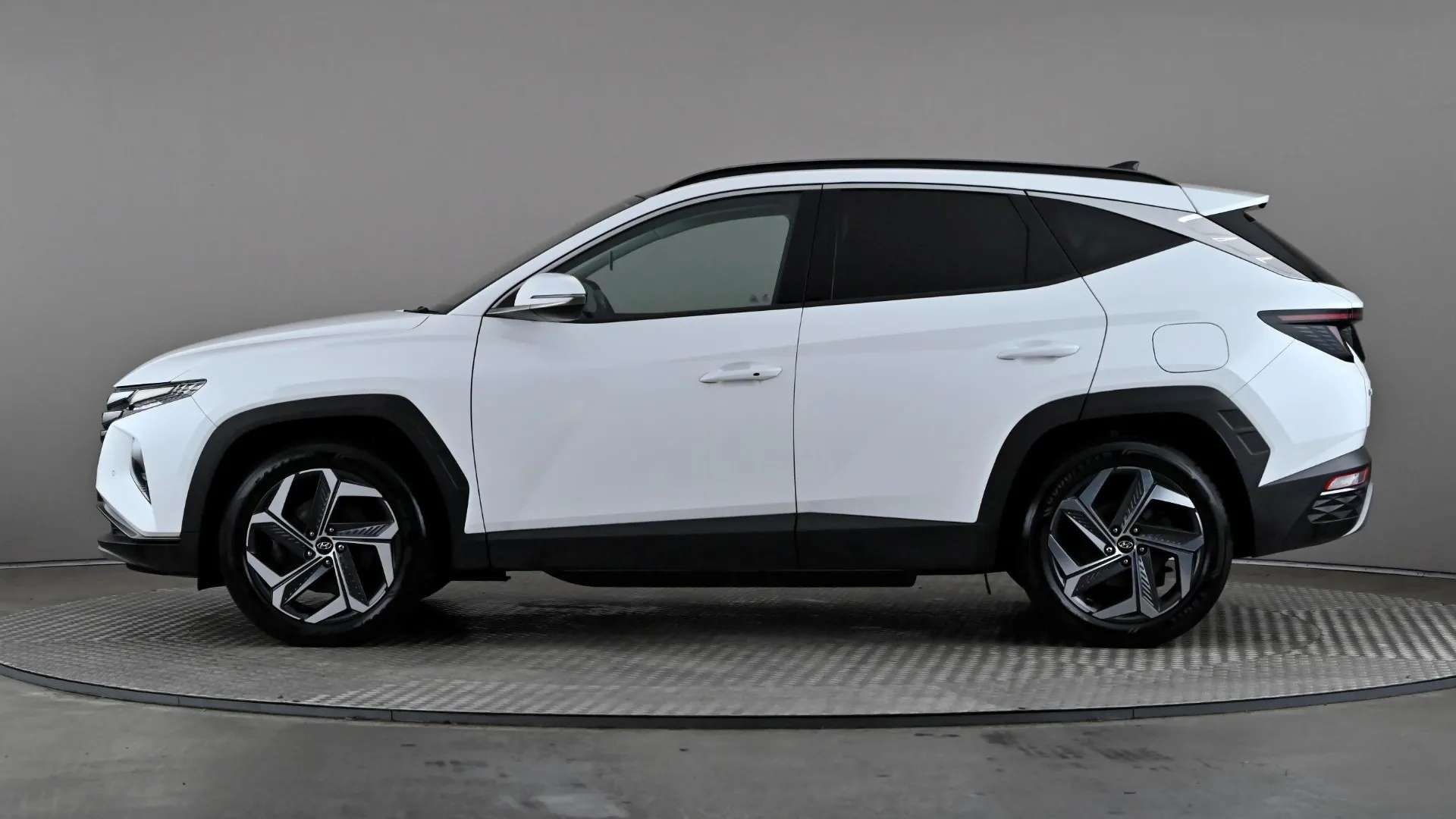 A 2022 HYUNDAI TUCSON 1.6 TGDi Plug-in Hybrid Ultimate 4WD Auto A 2022 HYUNDAI TUCSON 1.6 TGDi Plug-in Hybrid Ultimate 4WD Auto