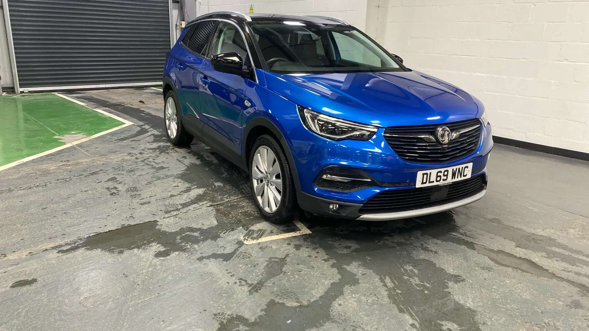 A 2020 VAUXHALL GRANDLAND X 1.6 Hybrid4 300 Ultimate Nav Auto A 2020 VAUXHALL GRANDLAND X 1.6 Hybrid4 300 Ultimate Nav Auto