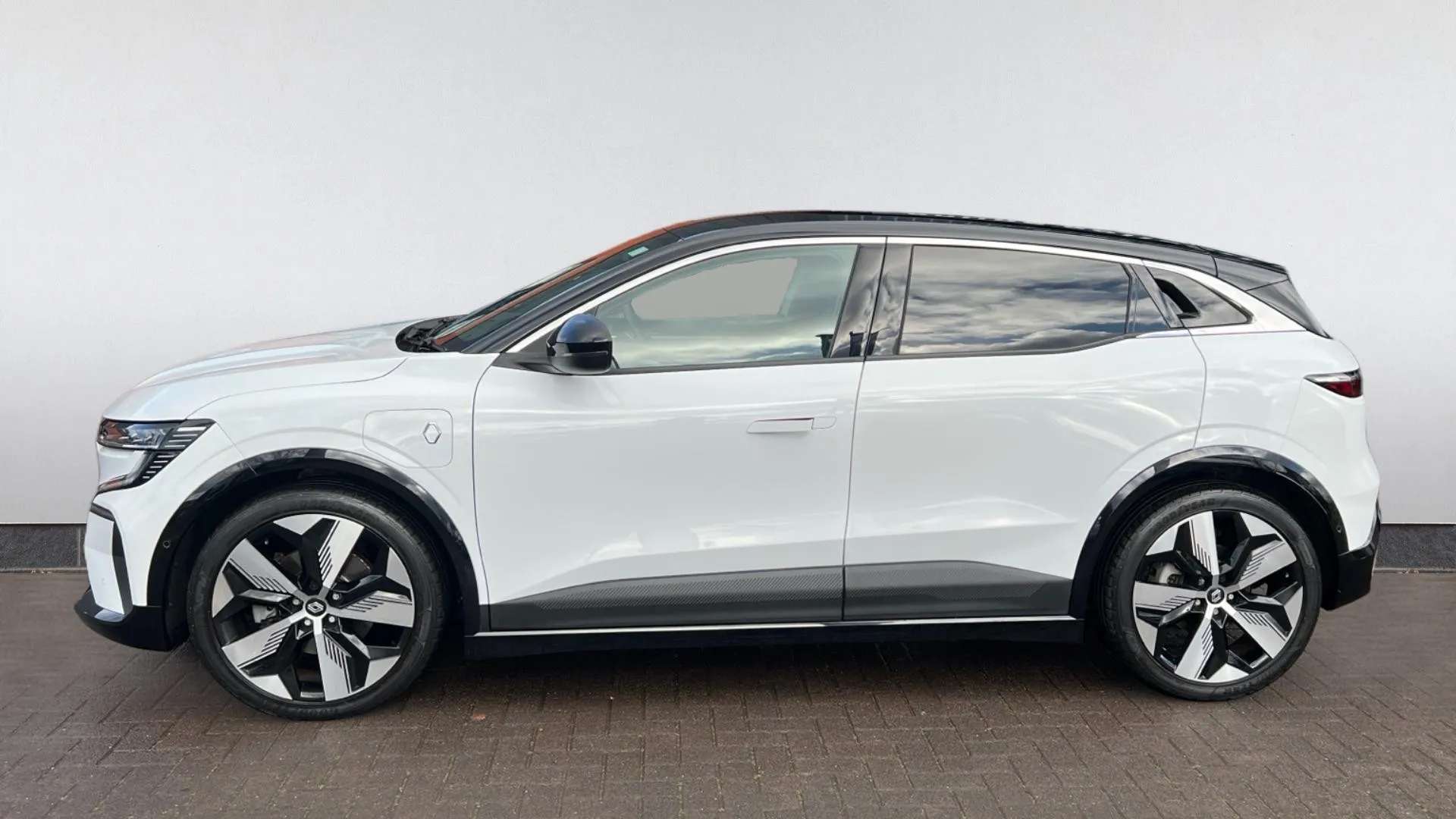 A 2023 RENAULT MEGANE E-TECH EV60 160kW Techno 60kWh Optimum Charge Auto A 2023 RENAULT MEGANE E-TECH EV60 160kW Techno 60kWh Optimum Charge Auto