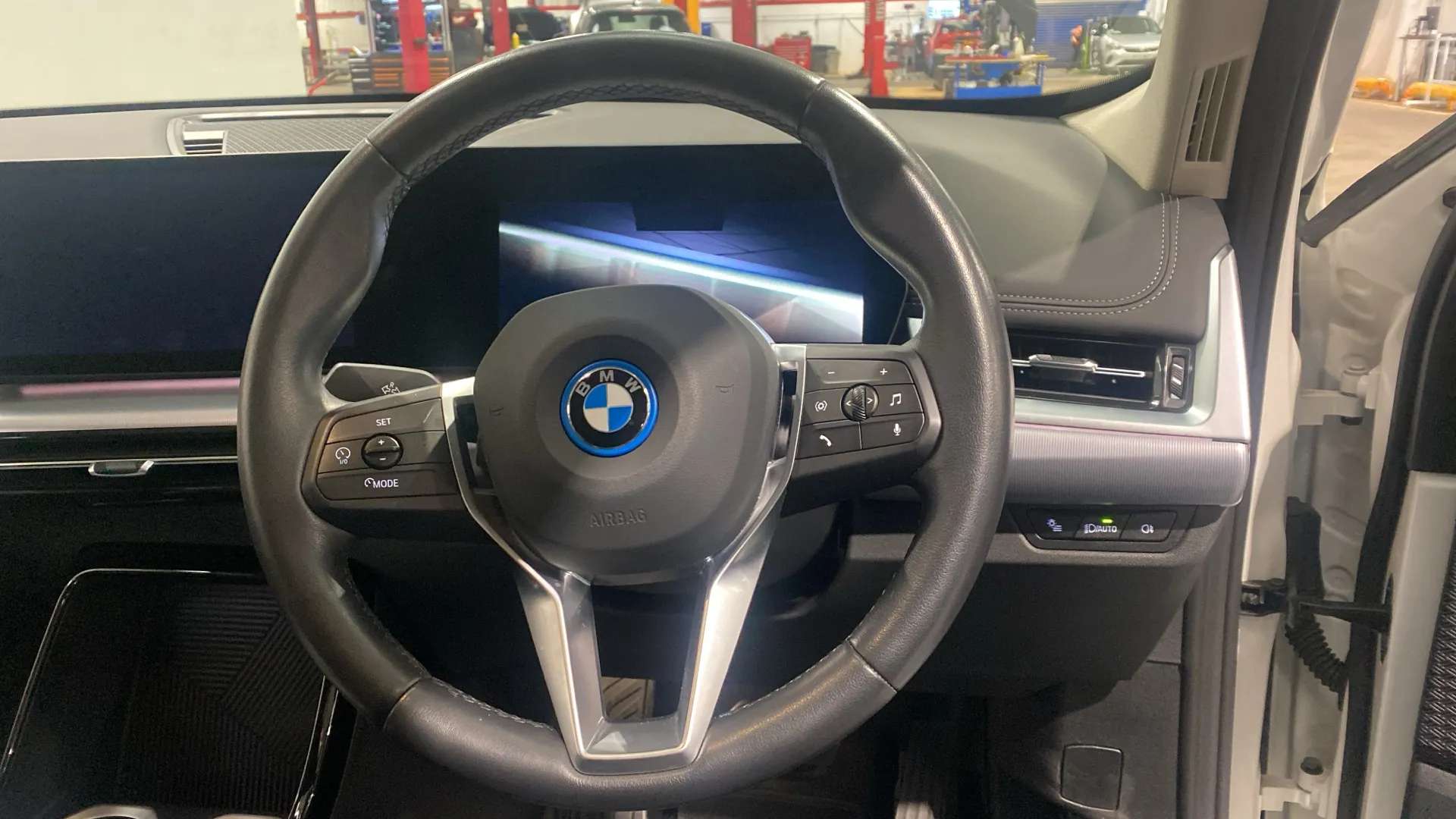 A 2023 BMW IX1 230kW xDrive30 xLine 65kWh Auto A 2023 BMW IX1 230kW xDrive30 xLine 65kWh Auto