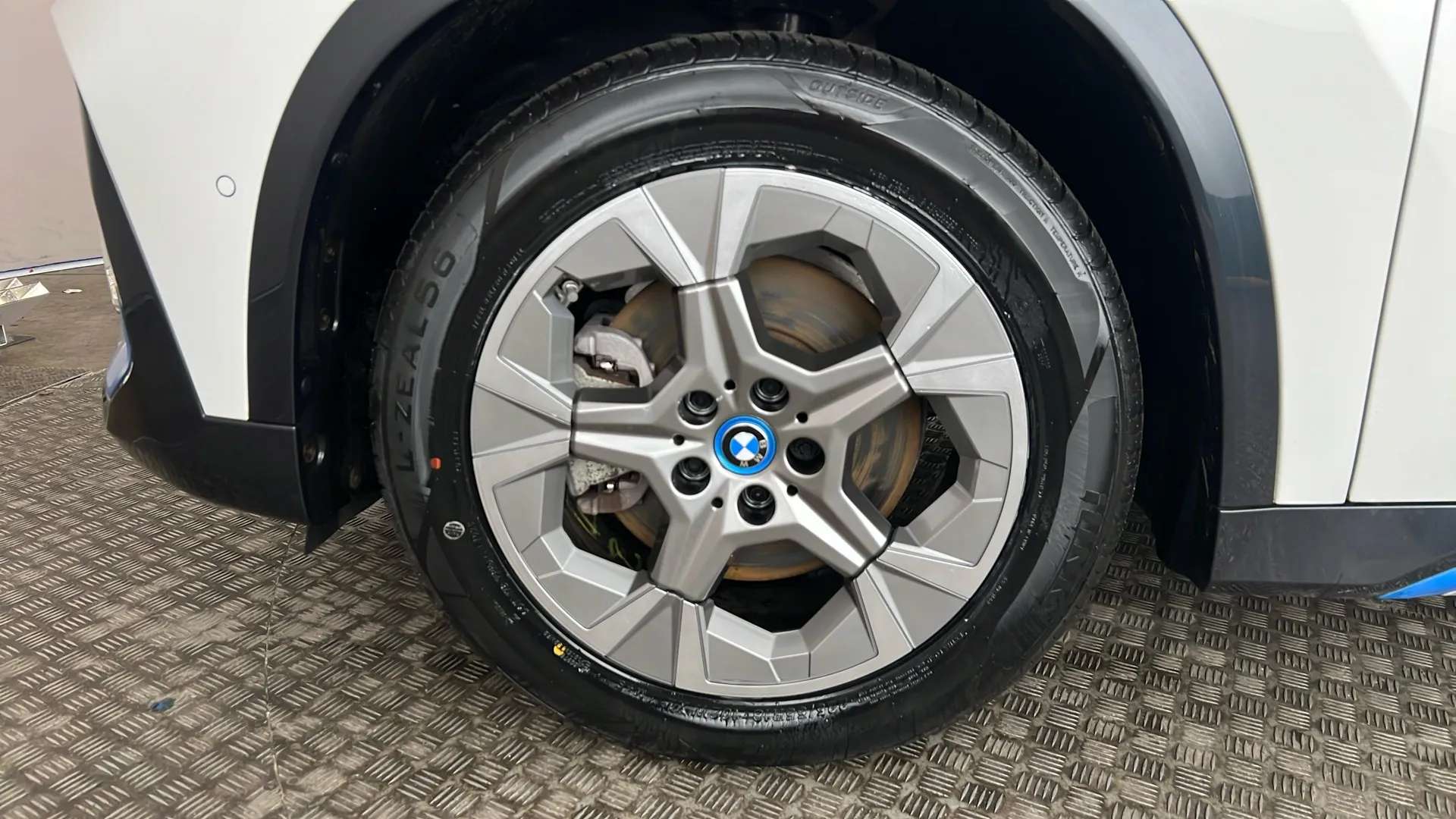 2023 BMW IX1 2023 BMW IX1