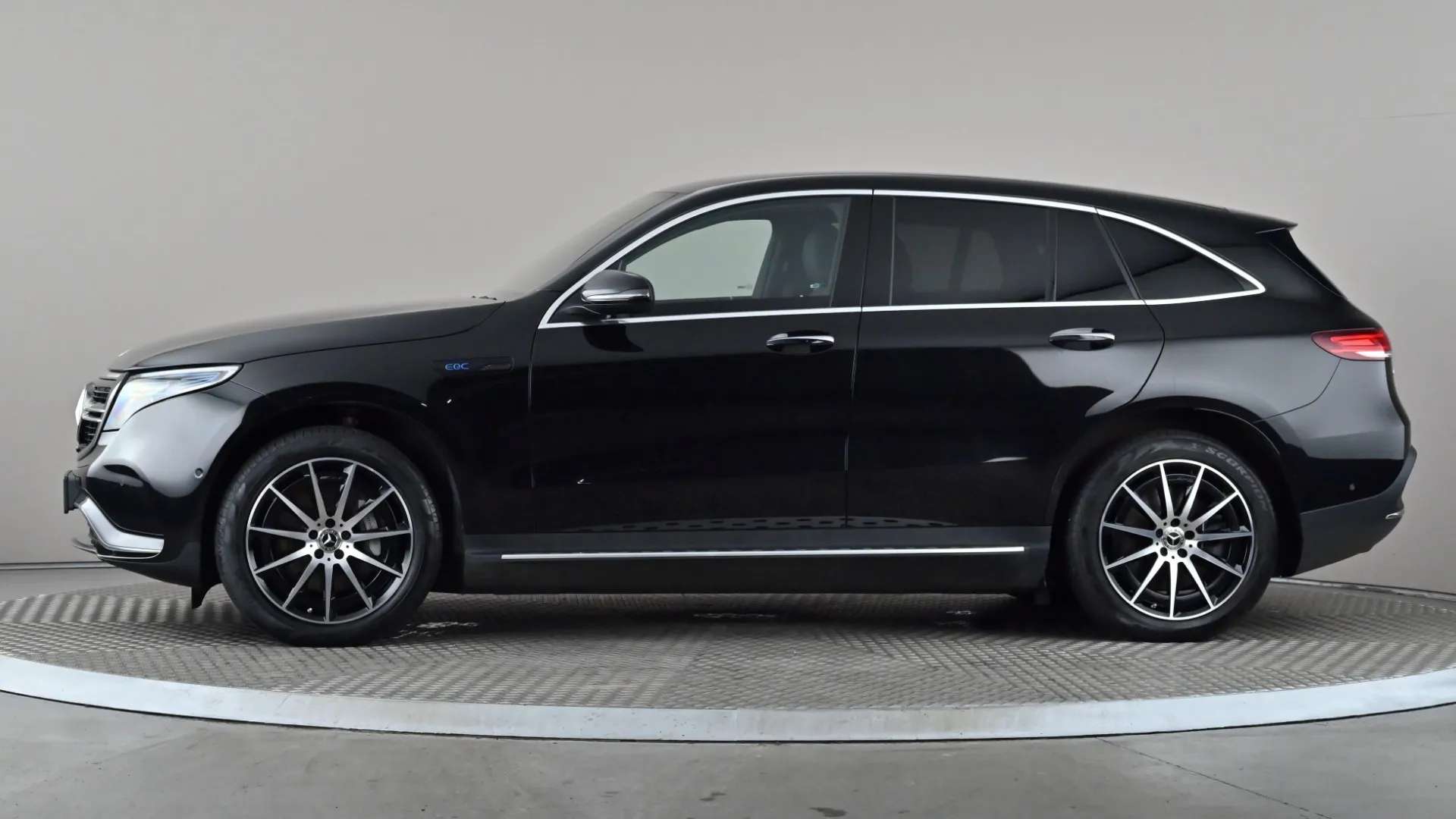 A 2022 MERCEDES-BENZ EQC EQC 400 300kW AMG Line 80kWh Auto A 2022 MERCEDES-BENZ EQC EQC 400 300kW AMG Line 80kWh Auto
