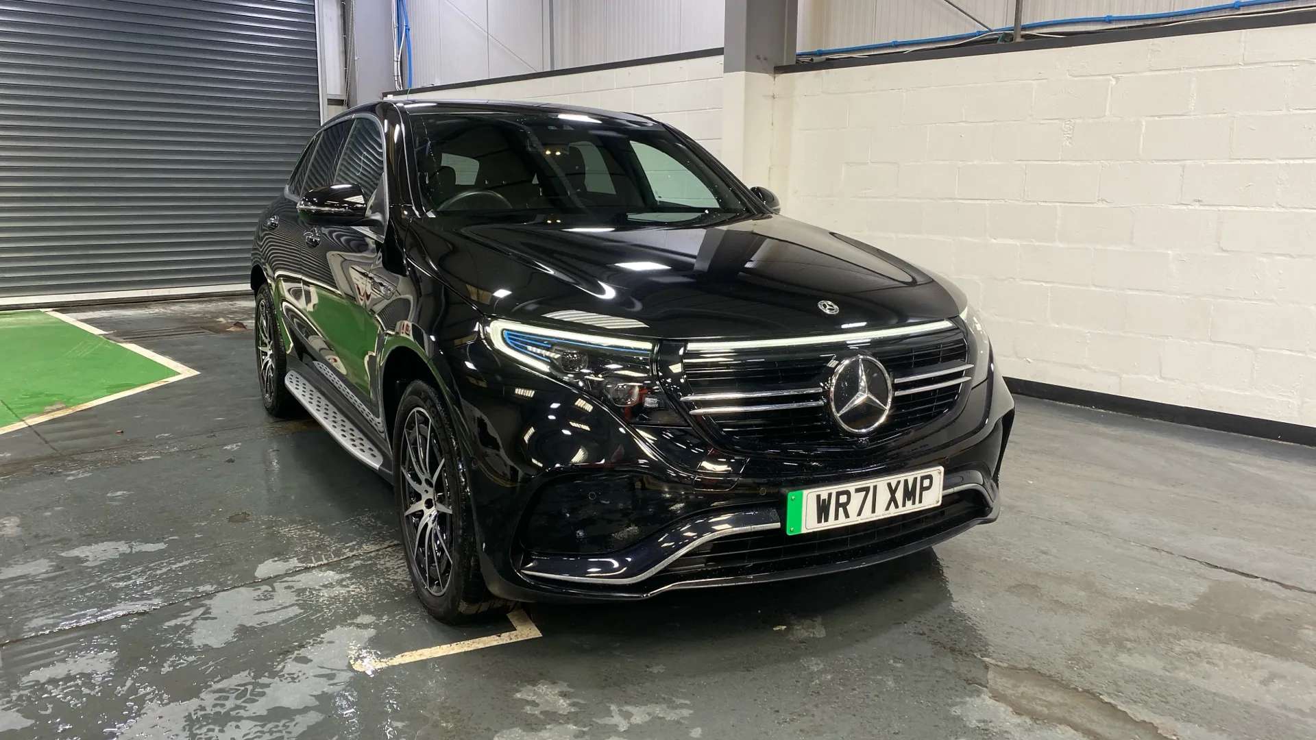 A 2022 MERCEDES-BENZ EQC EQC 400 300kW AMG Line 80kWh Auto A 2022 MERCEDES-BENZ EQC EQC 400 300kW AMG Line 80kWh Auto