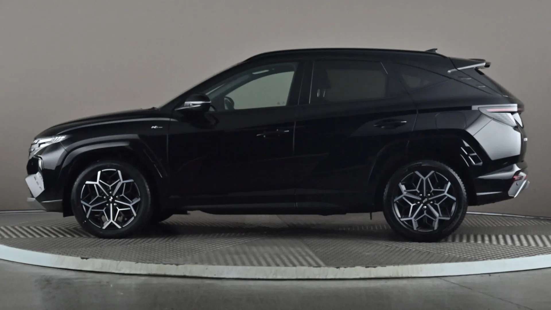 A 2022 HYUNDAI TUCSON 1.6 TGDi Hybrid 230 N Line S 2WD Auto A 2022 HYUNDAI TUCSON 1.6 TGDi Hybrid 230 N Line S 2WD Auto