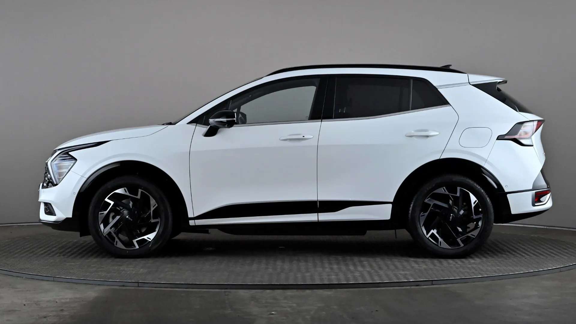 A 2024 KIA SPORTAGE 1.6T GDi PHEV GT-Line S Auto AWD A 2024 KIA SPORTAGE 1.6T GDi PHEV GT-Line S Auto AWD