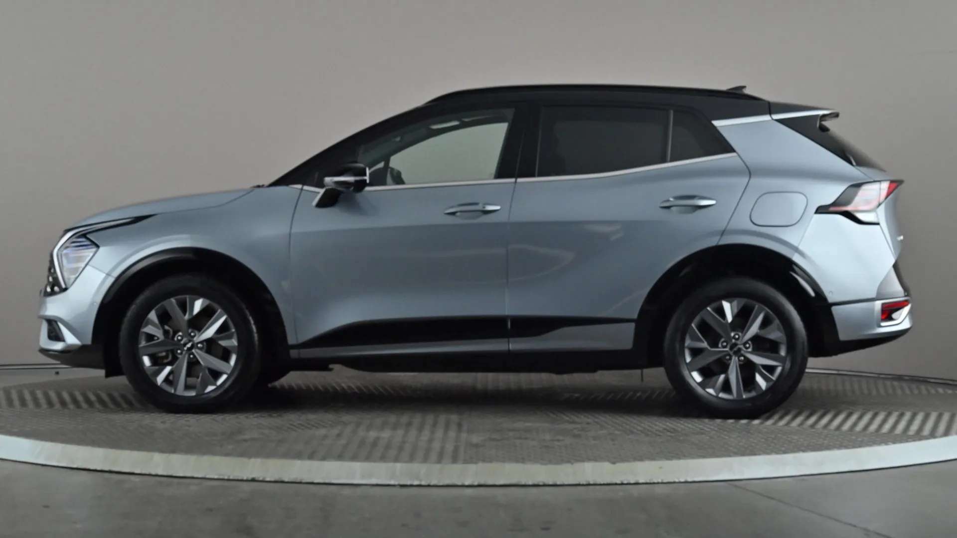 A 2022 KIA SPORTAGE 1.6T GDi HEV GT-Line S Auto AWD A 2022 KIA SPORTAGE 1.6T GDi HEV GT-Line S Auto AWD