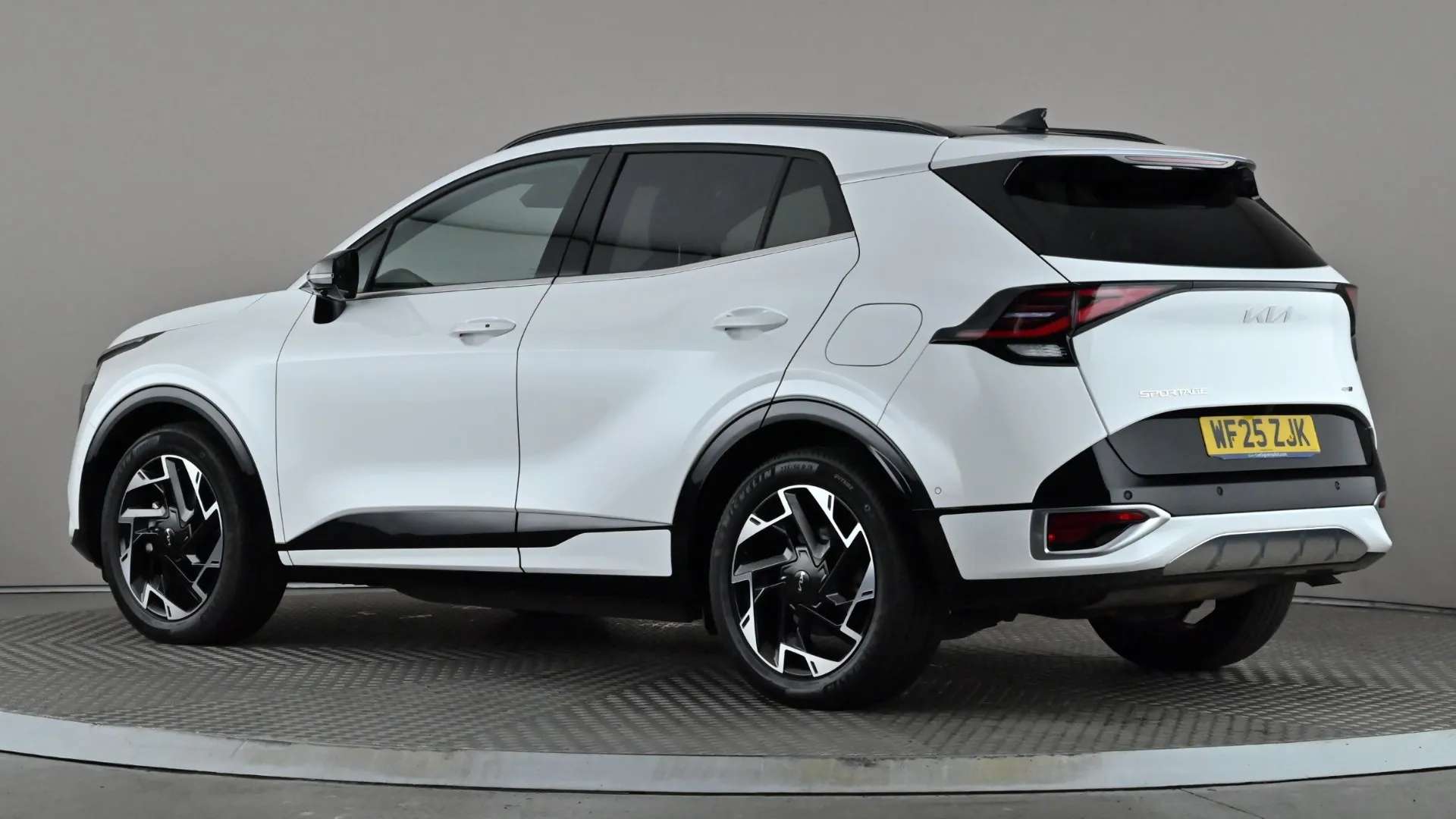 A 2025 KIA SPORTAGE 1.6T GDi 241 PHEV GT-Line S Auto AWD A 2025 KIA SPORTAGE 1.6T GDi 241 PHEV GT-Line S Auto AWD