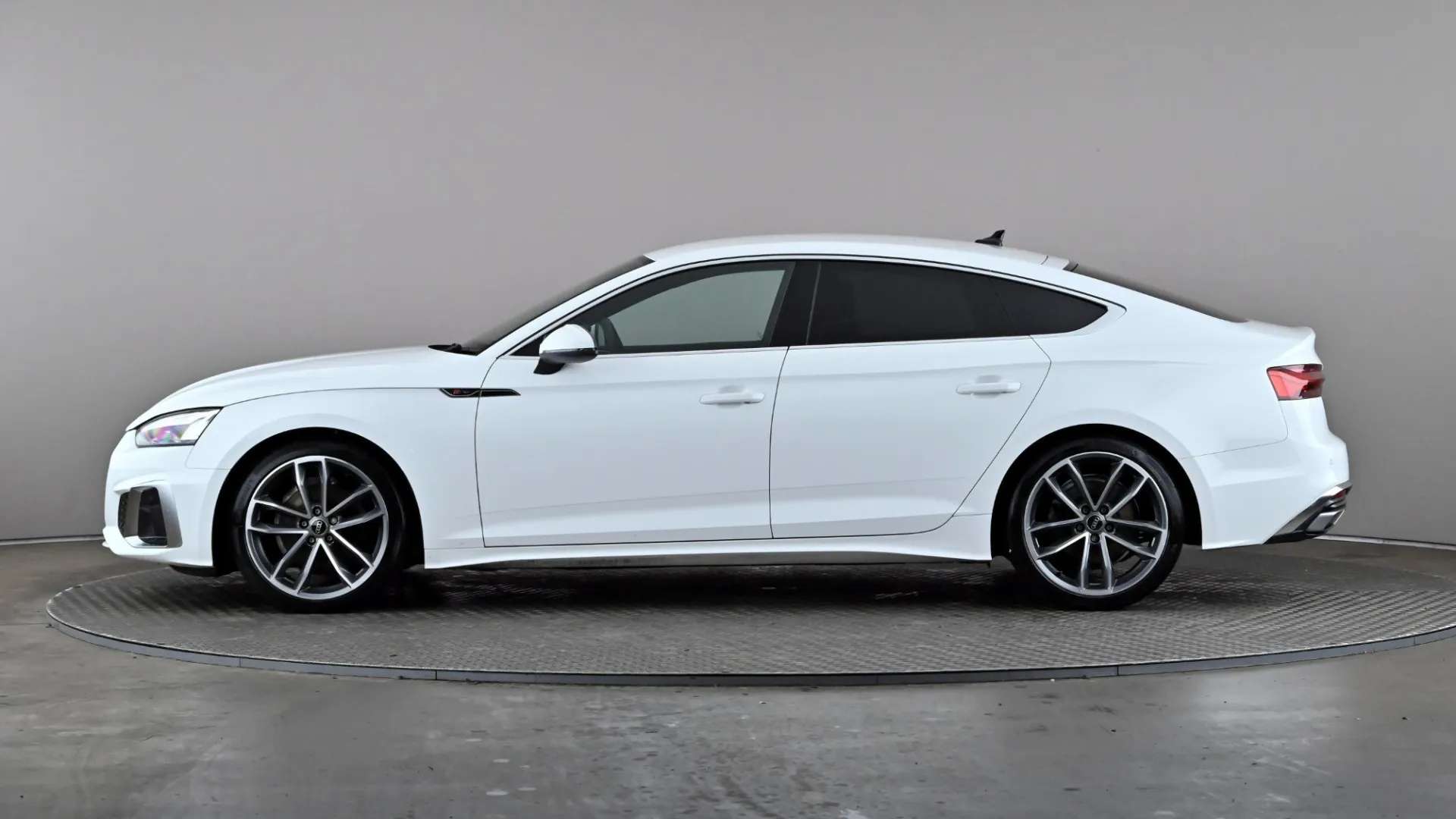 A 2022 AUDI A5 35 TDI S Line S Tronic A 2022 AUDI A5 35 TDI S Line S Tronic