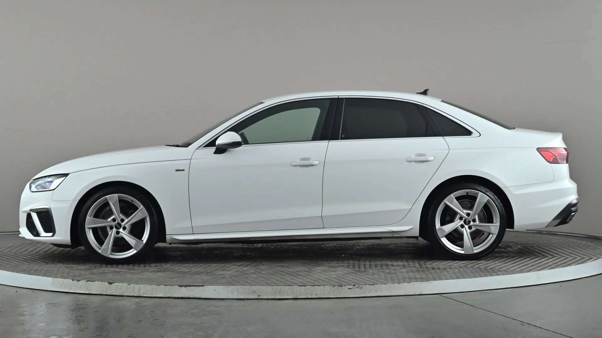 A 2022 AUDI A4 30 TDI S Line S Tronic A 2022 AUDI A4 30 TDI S Line S Tronic