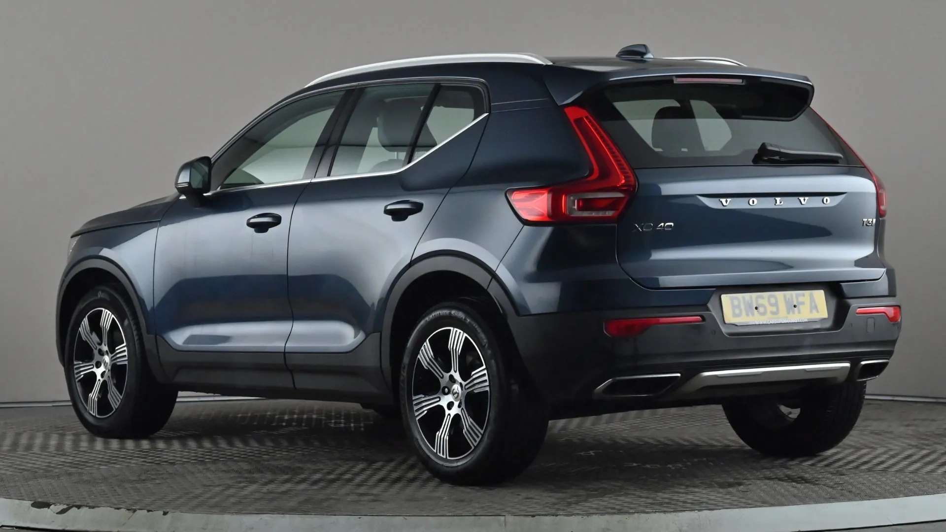 2020 VOLVO XC40 2020 VOLVO XC40