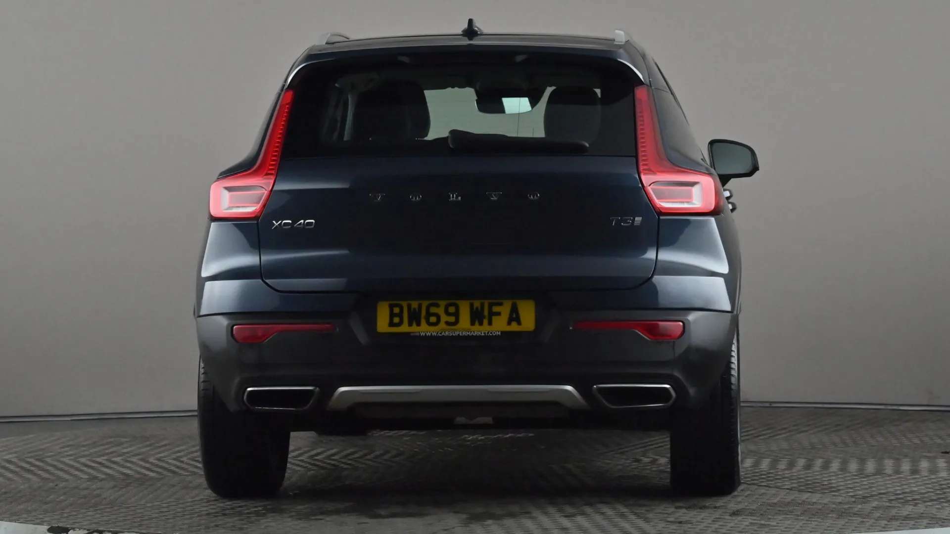 2020 VOLVO XC40 2020 VOLVO XC40