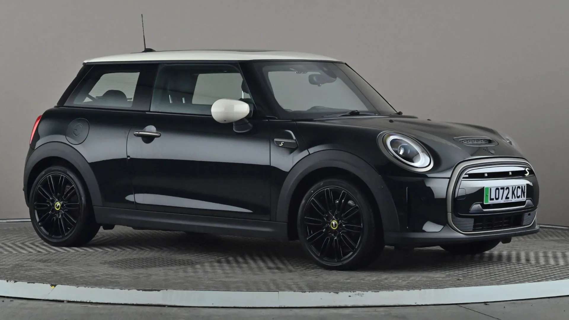 A 2022 MINI HATCH 135kW Cooper S Resolute Edition 33kWh Auto A 2022 MINI HATCH 135kW Cooper S Resolute Edition 33kWh Auto