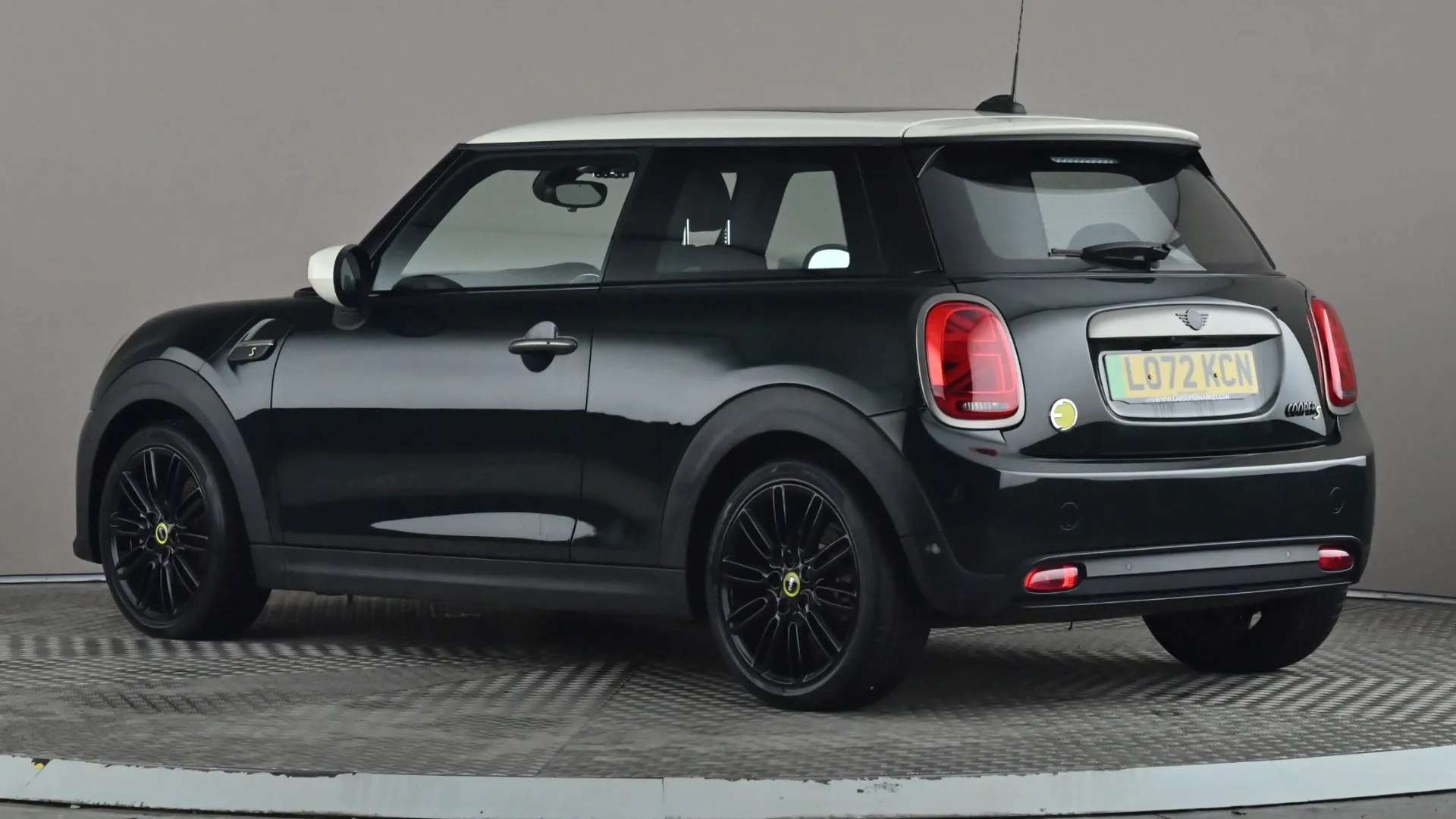 A 2022 MINI HATCH 135kW Cooper S Resolute Edition 33kWh Auto A 2022 MINI HATCH 135kW Cooper S Resolute Edition 33kWh Auto