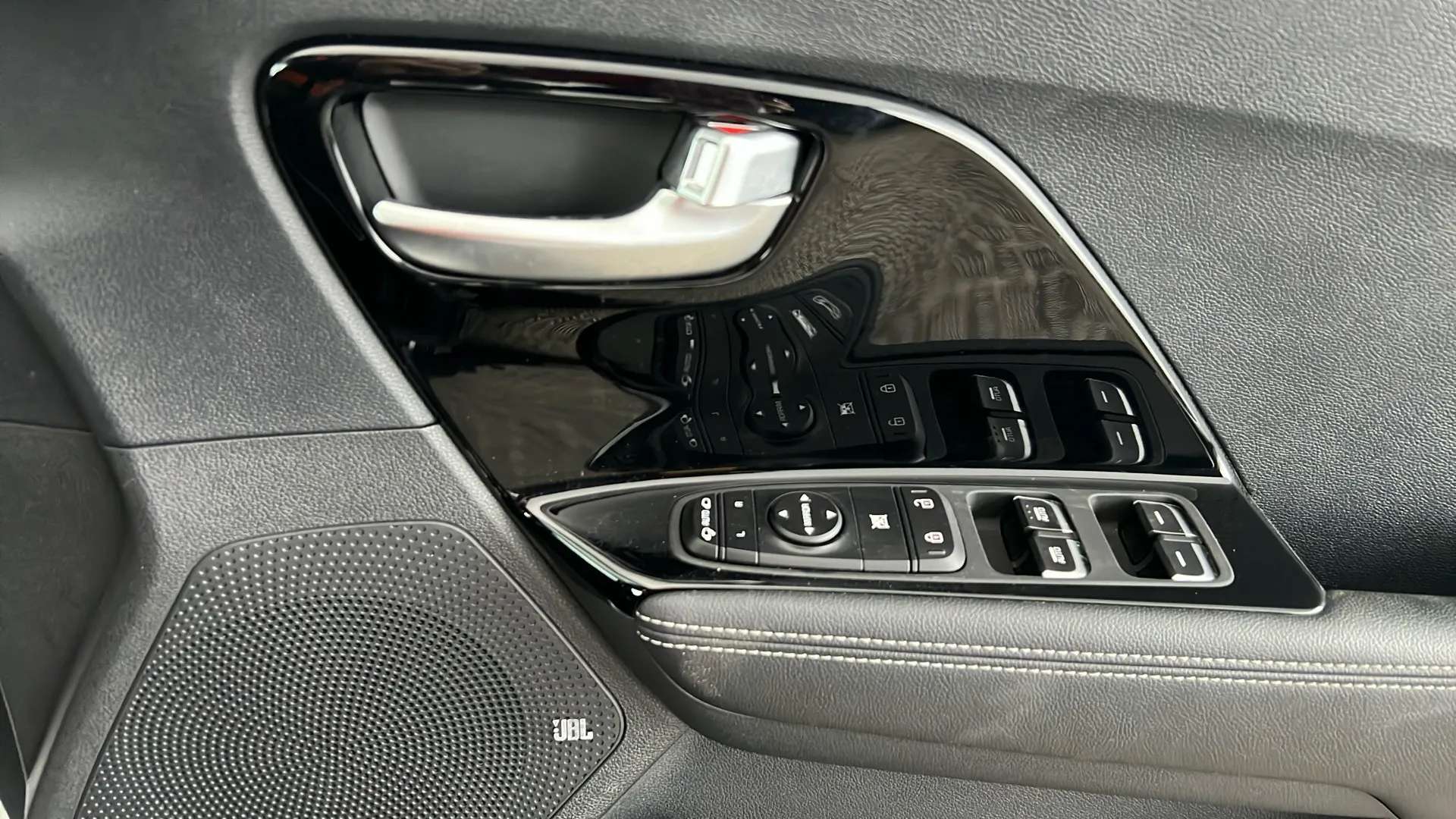 2020 KIA E-NIRO 2020 KIA E-NIRO