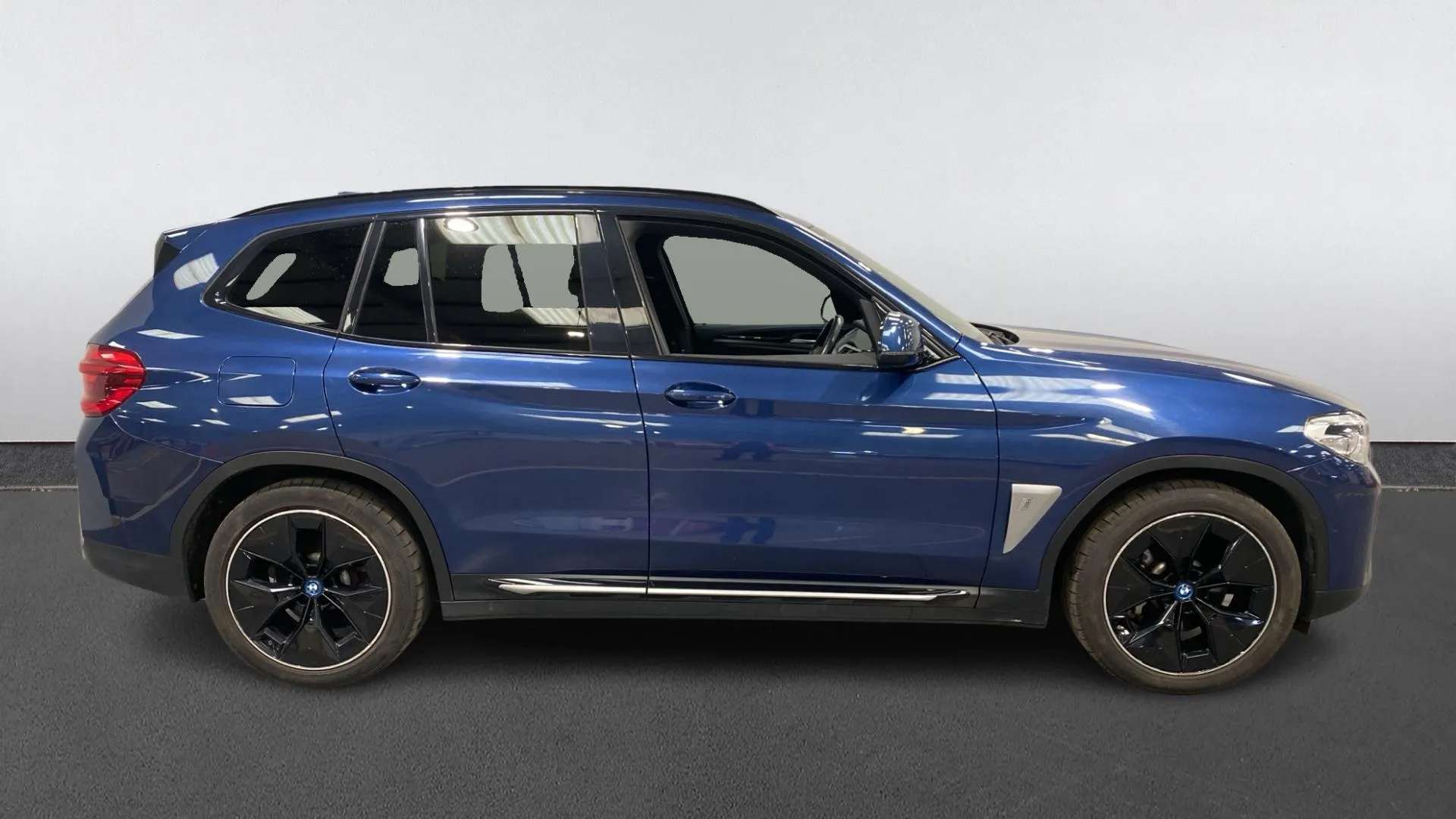 A 2022 BMW IX3 210kW Premier Edition 80kWh Auto A 2022 BMW IX3 210kW Premier Edition 80kWh Auto