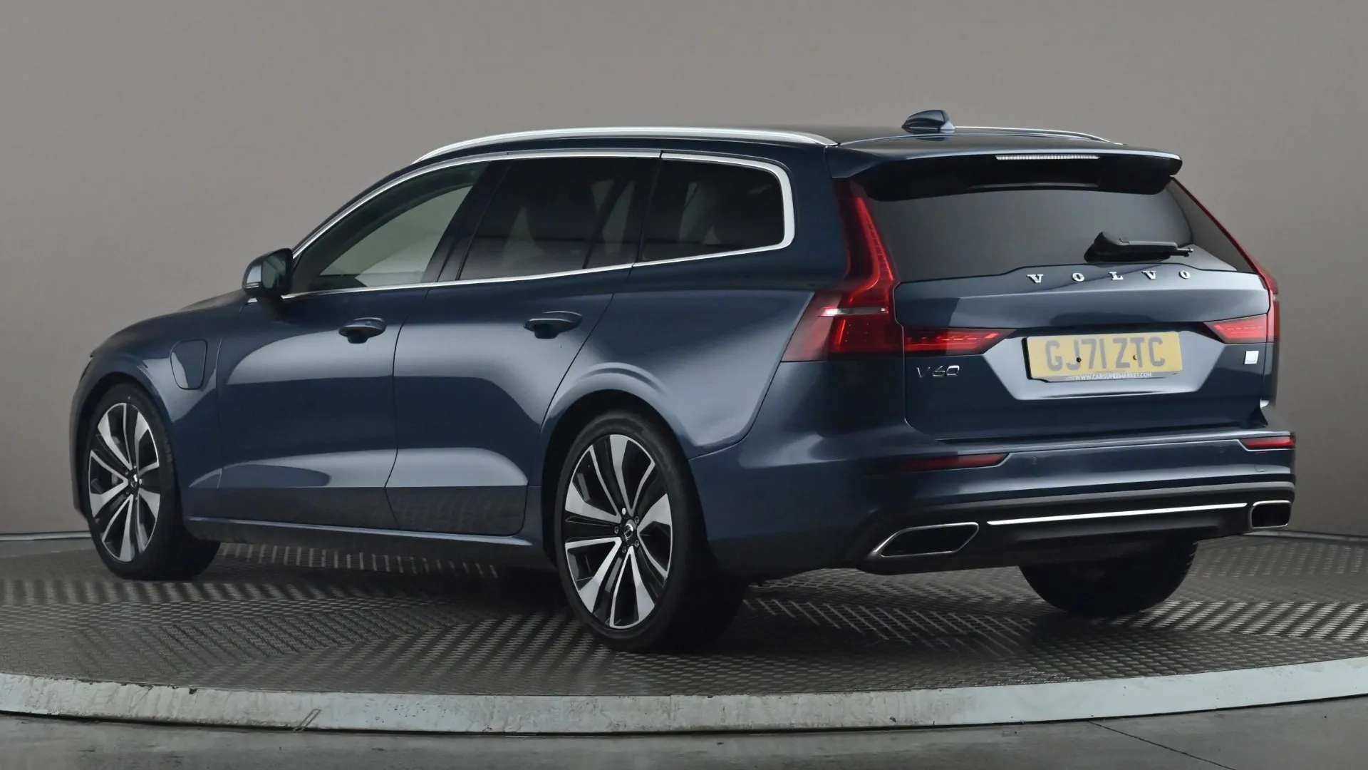 A 2021 VOLVO V60 2.0 T6 Recharge PHEV Inscription AWD Auto A 2021 VOLVO V60 2.0 T6 Recharge PHEV Inscription AWD Auto