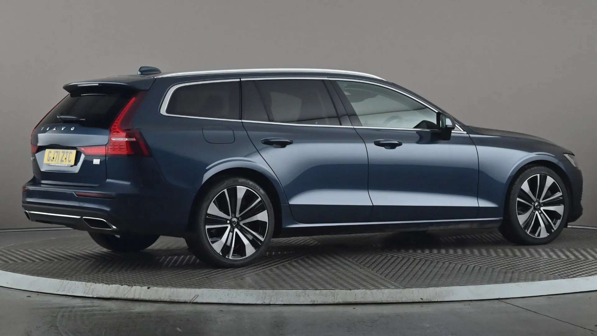 2021 VOLVO V60 2021 VOLVO V60