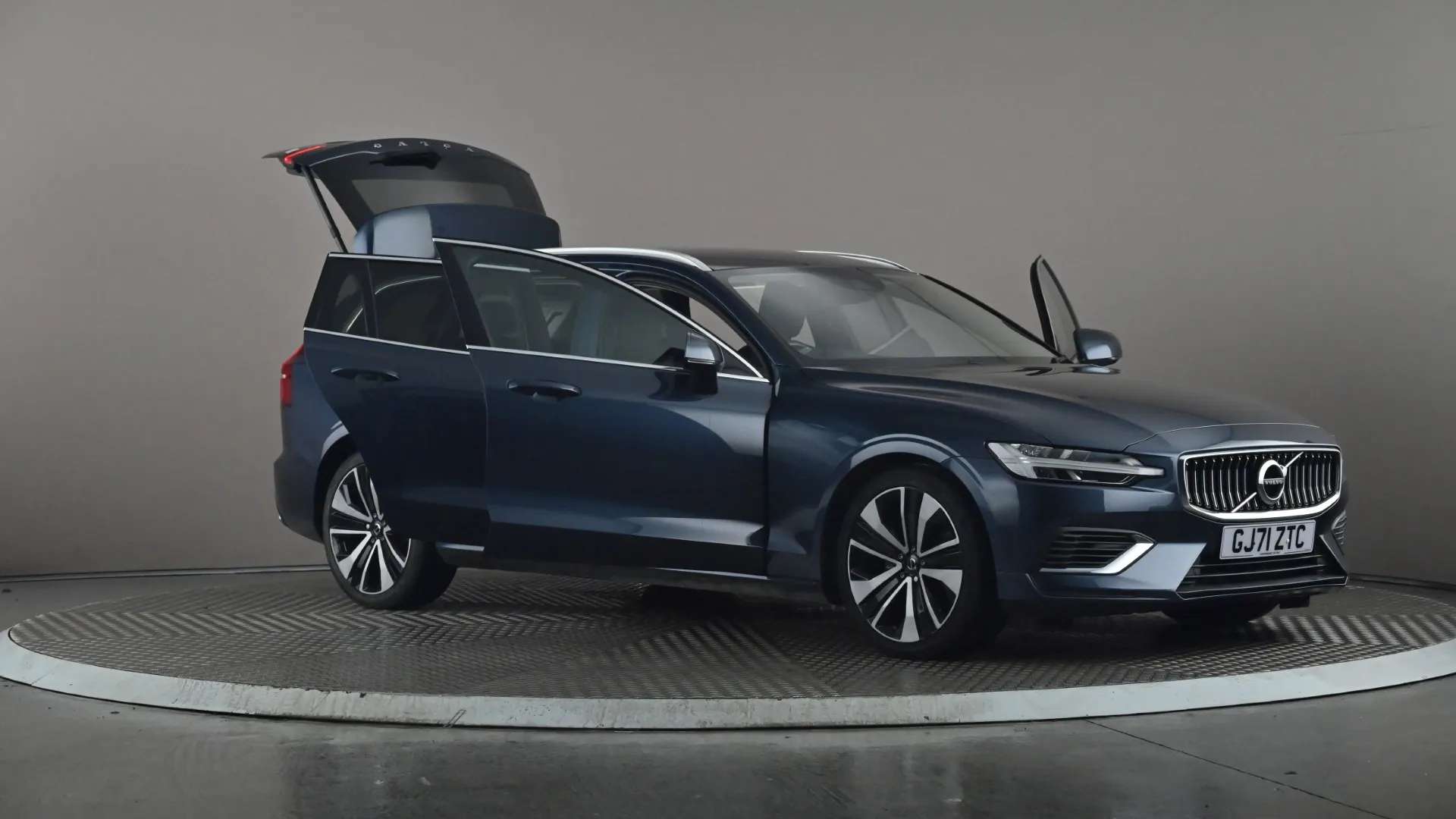 2021 VOLVO V60 2021 VOLVO V60