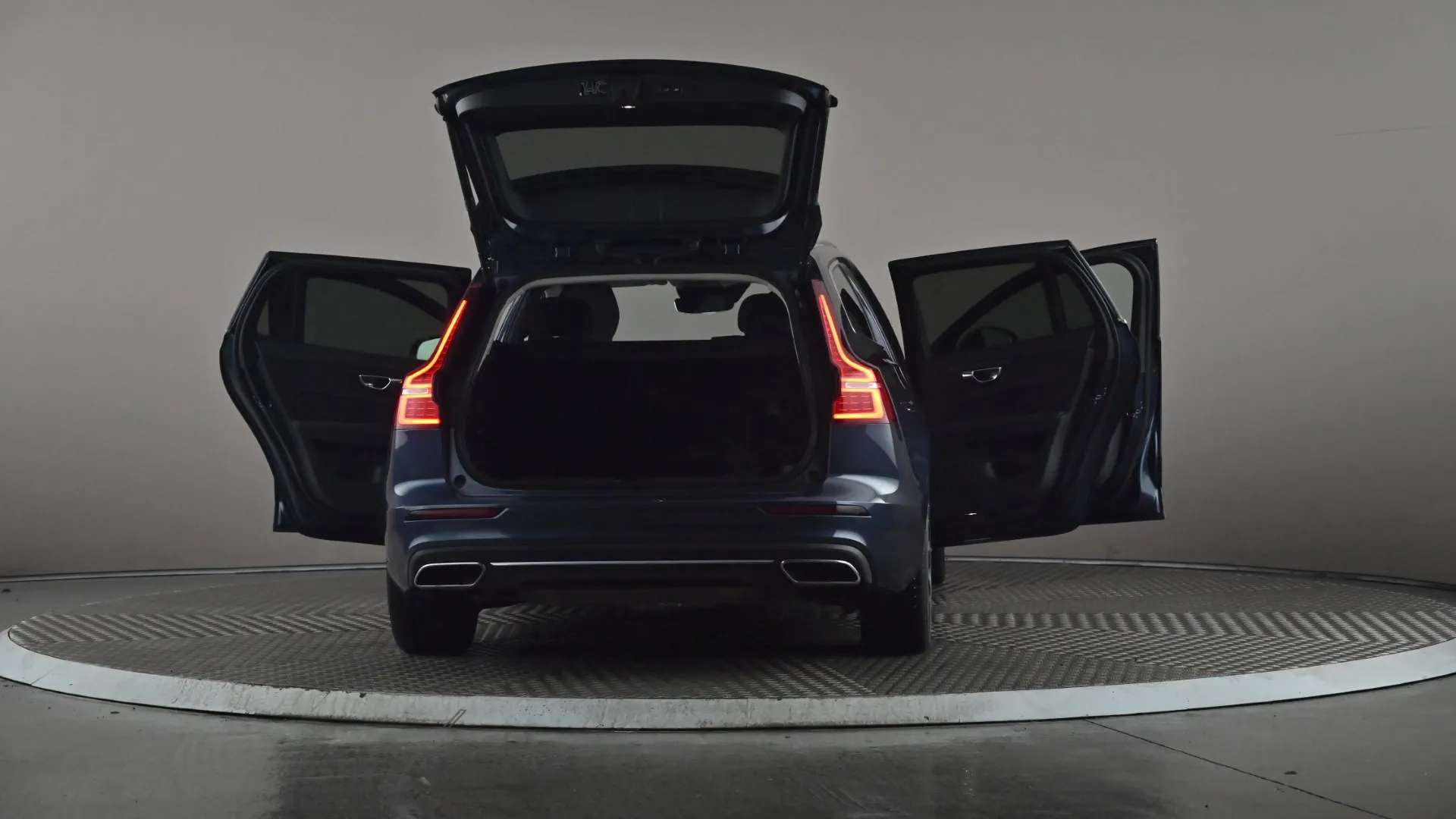 2021 VOLVO V60 2021 VOLVO V60