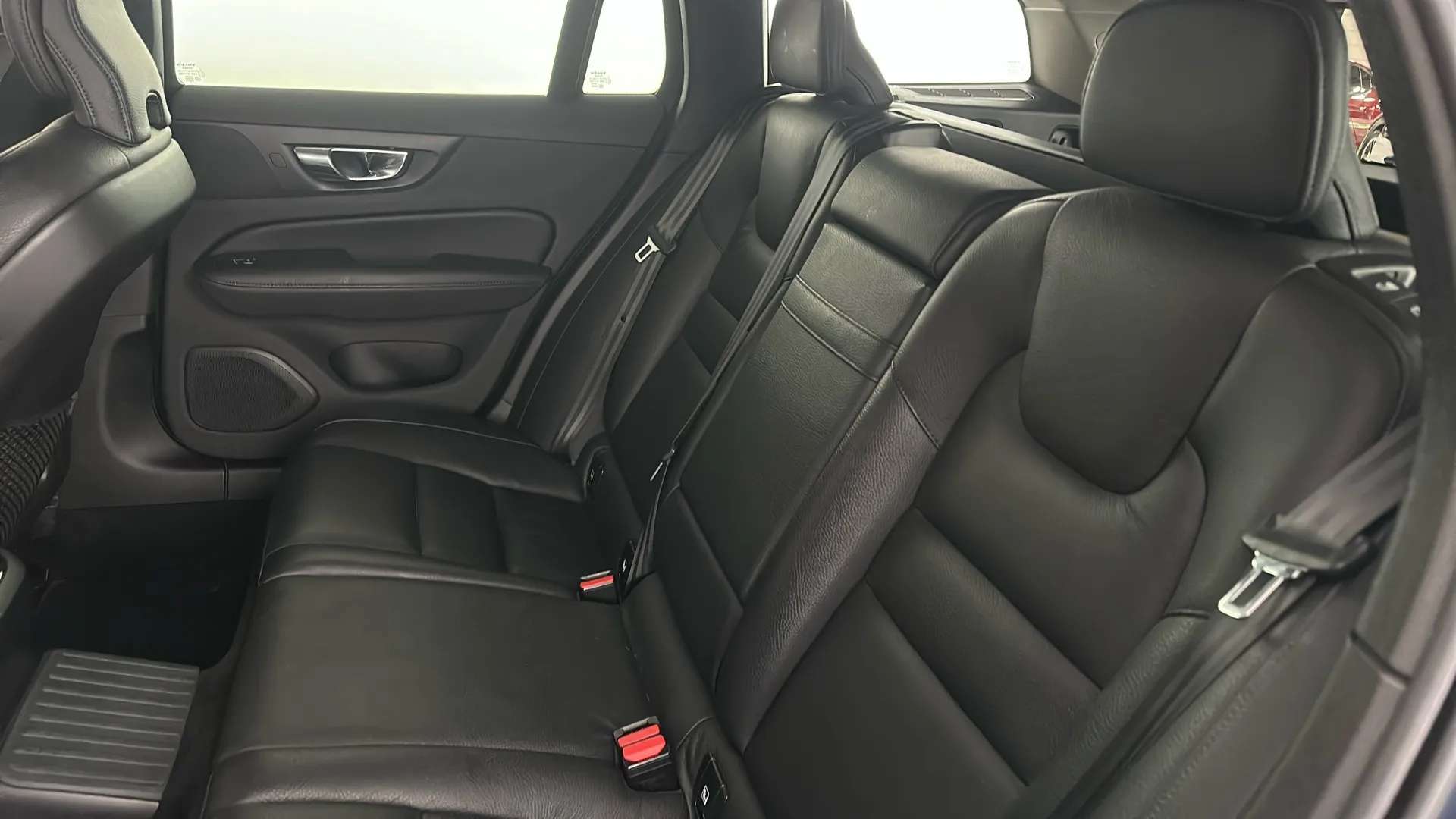 2021 VOLVO V60 2021 VOLVO V60