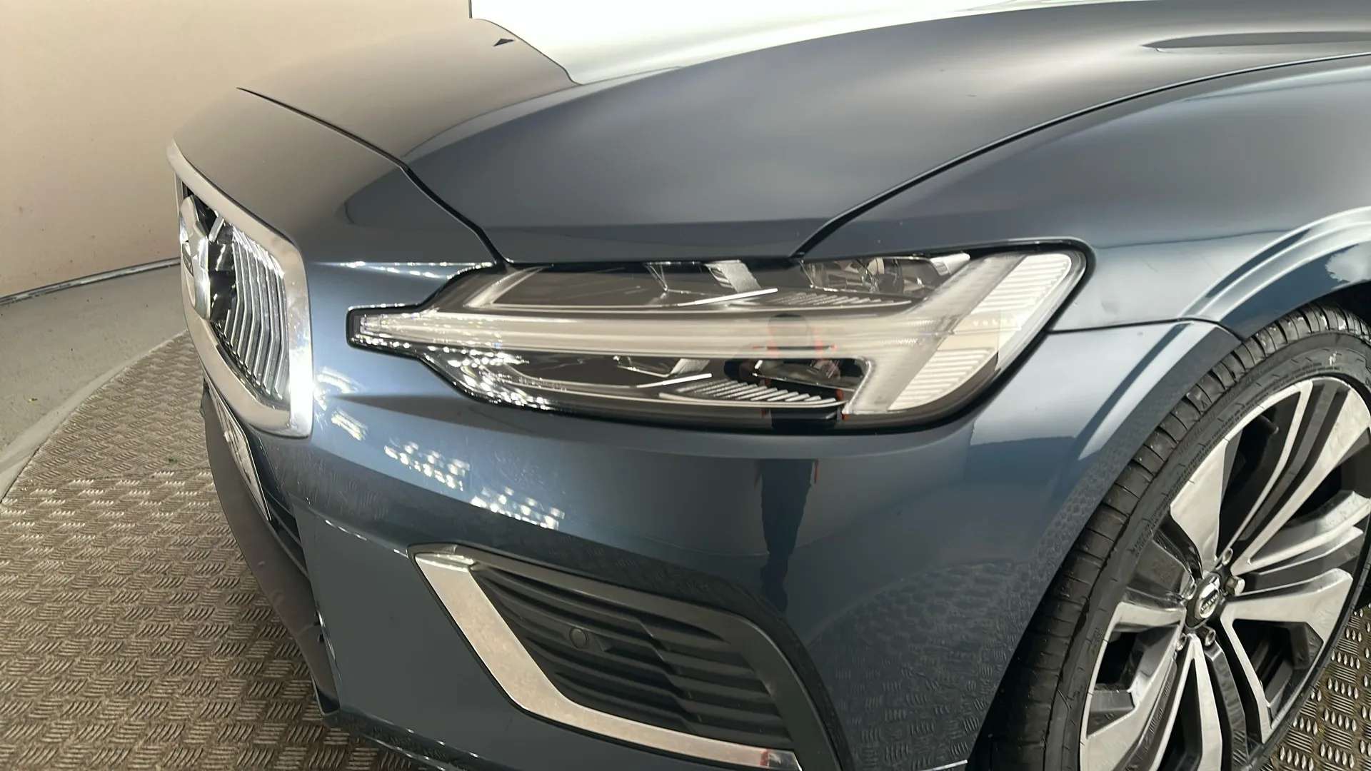 2021 VOLVO V60 2021 VOLVO V60