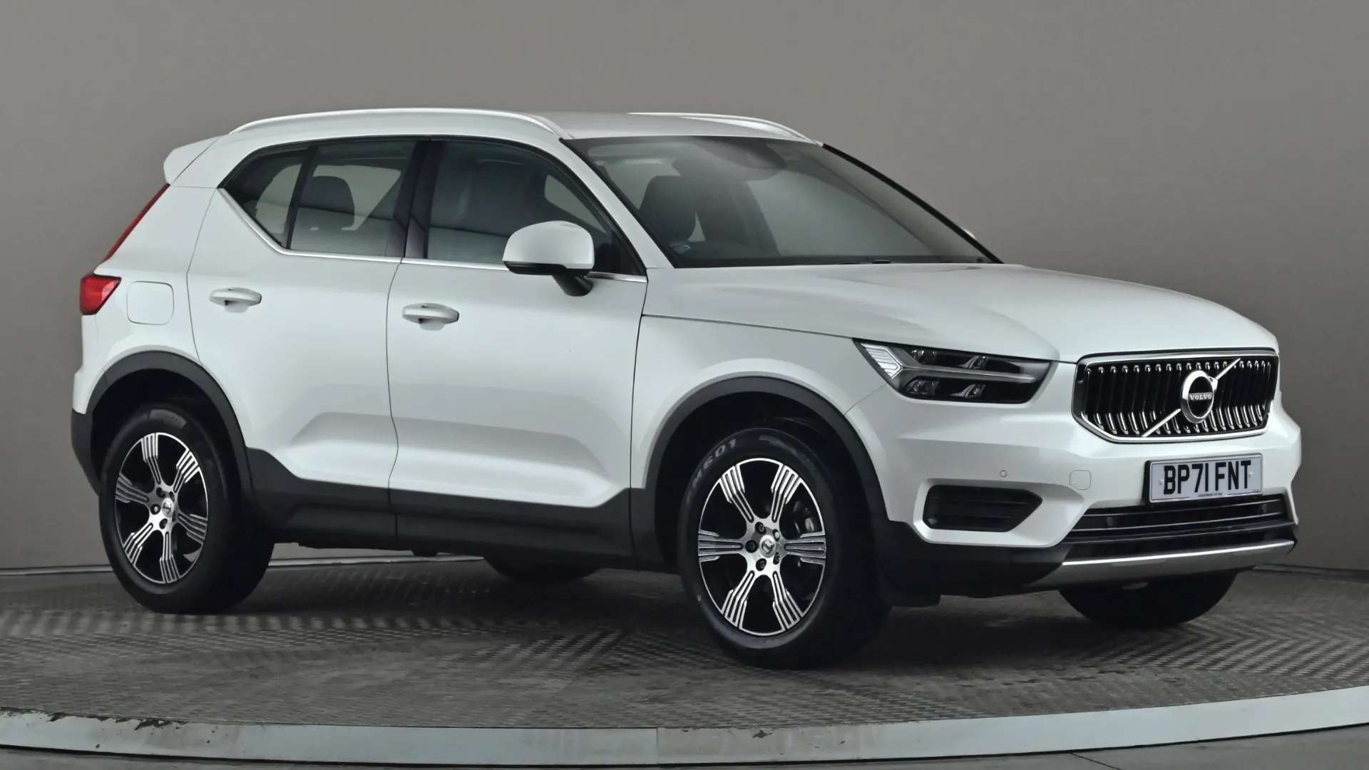 2022 VOLVO XC40 2022 VOLVO XC40