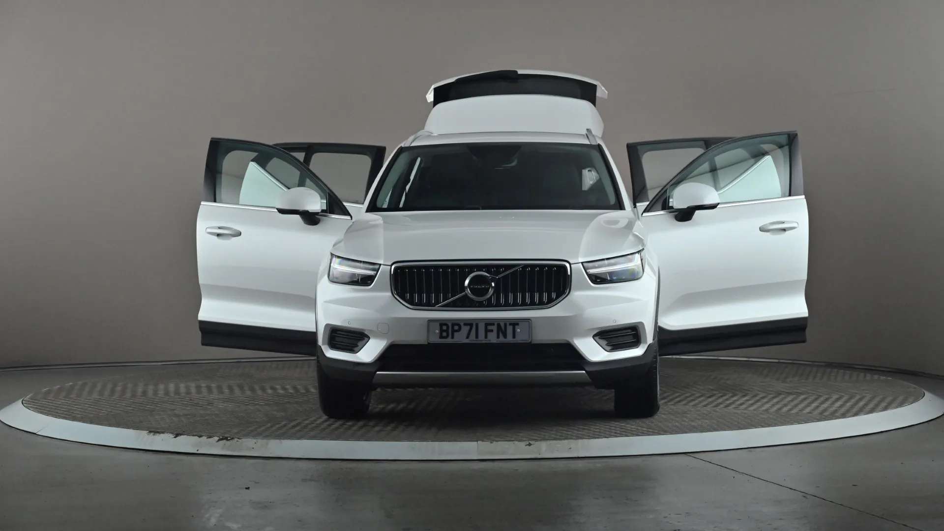 2022 VOLVO XC40 2022 VOLVO XC40
