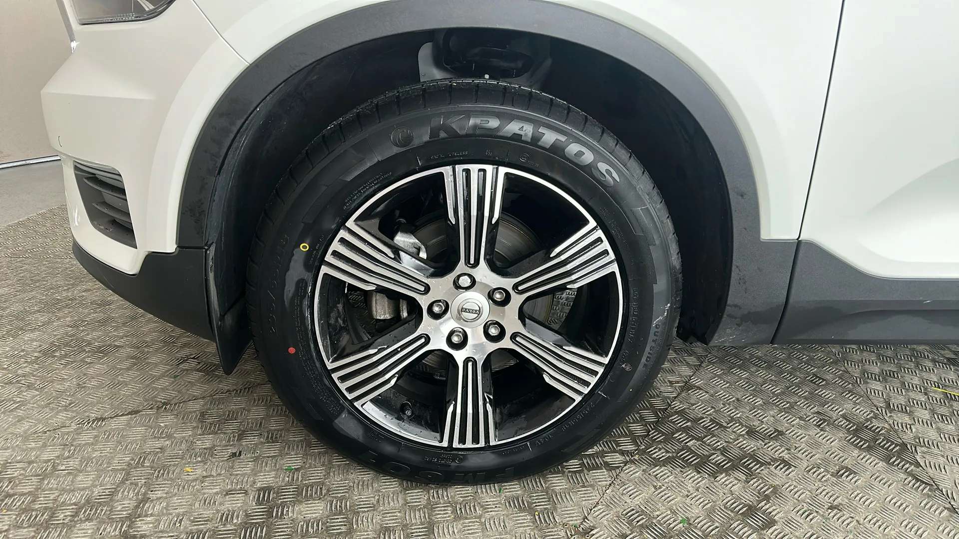 2022 VOLVO XC40 2022 VOLVO XC40