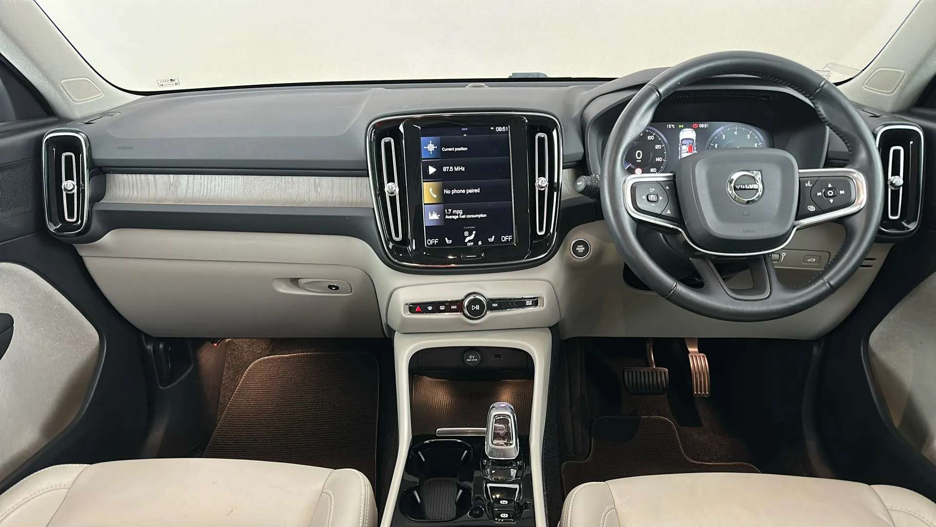 2020 VOLVO XC40 2020 VOLVO XC40