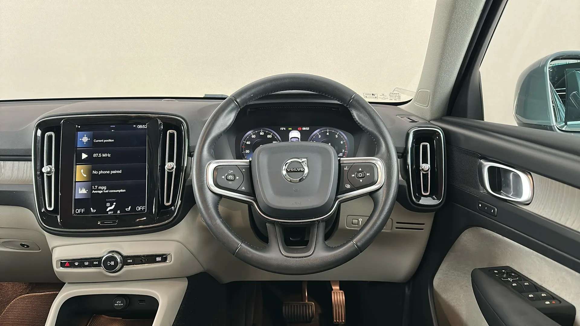 2020 VOLVO XC40 2020 VOLVO XC40