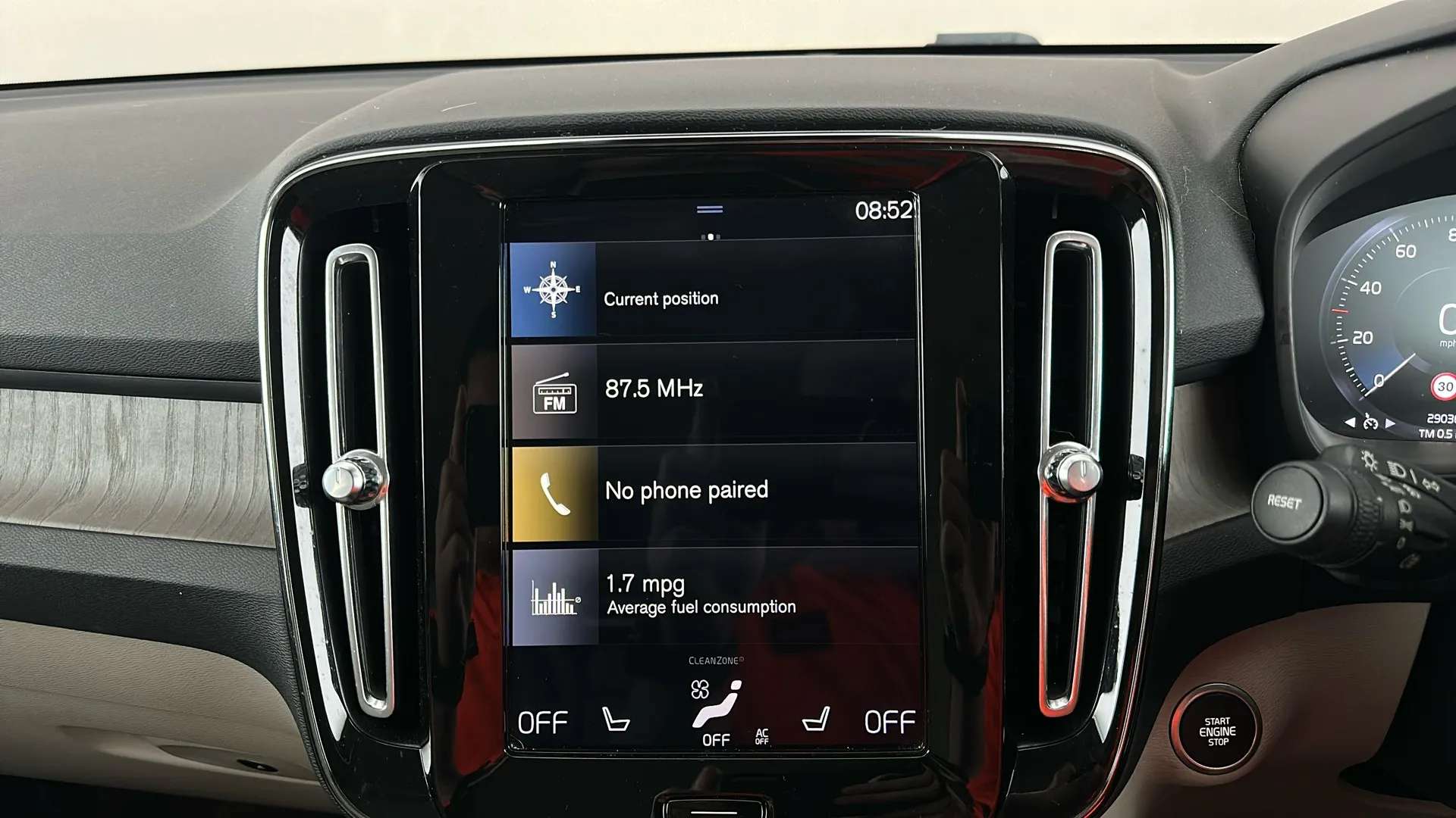 2020 VOLVO XC40 2020 VOLVO XC40