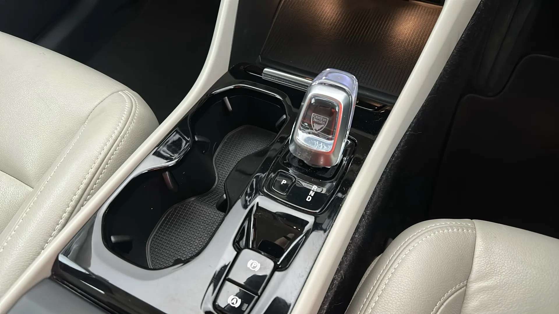 2020 VOLVO XC40 2020 VOLVO XC40
