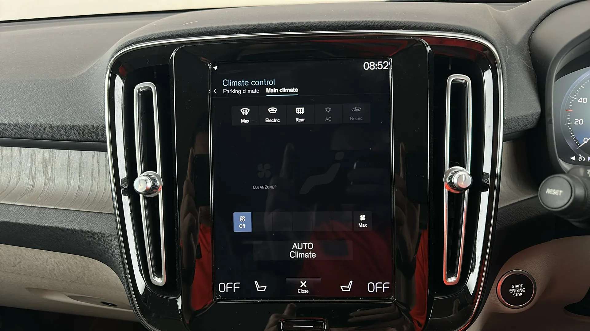 2020 VOLVO XC40 2020 VOLVO XC40