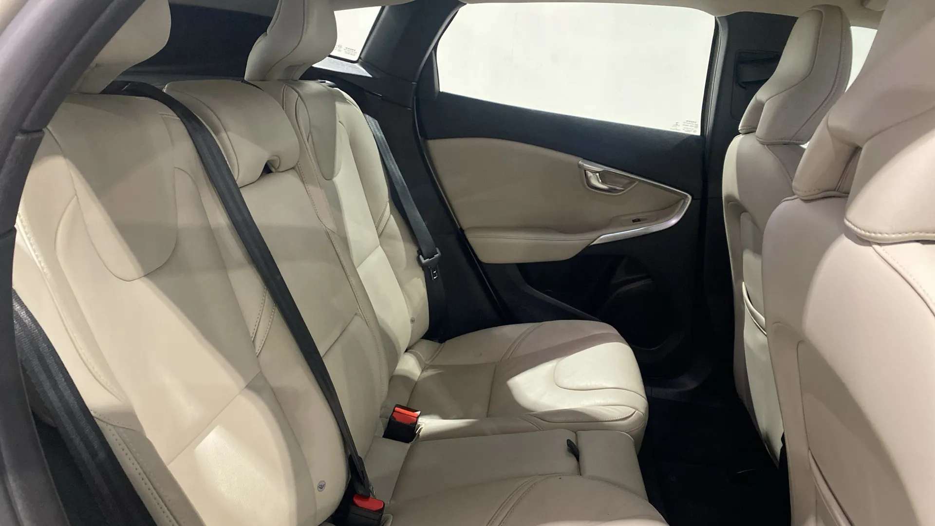 2018 VOLVO V40 2018 VOLVO V40