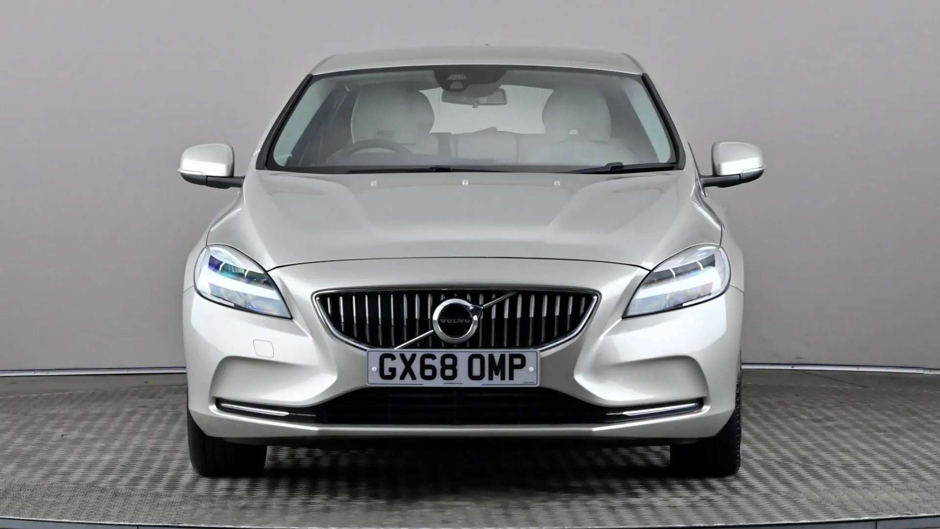 2018 VOLVO V40 2018 VOLVO V40