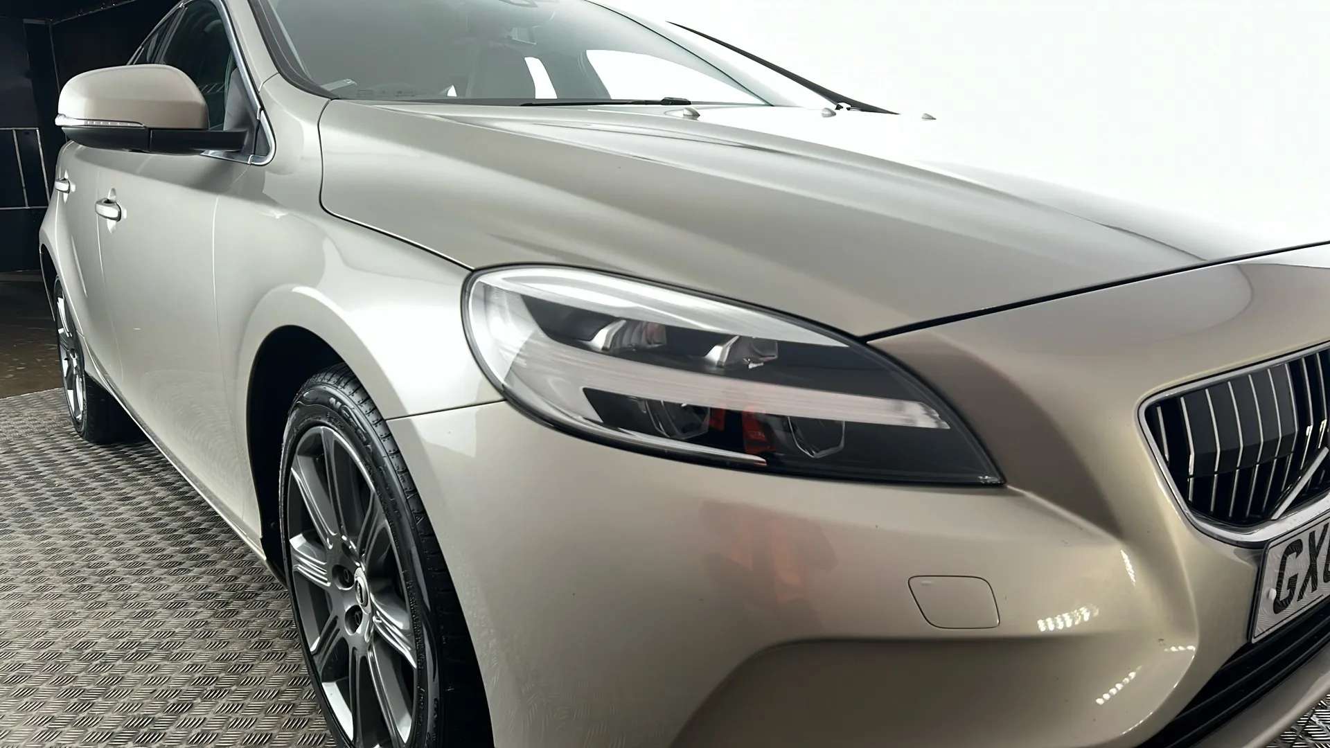 2018 VOLVO V40 2018 VOLVO V40