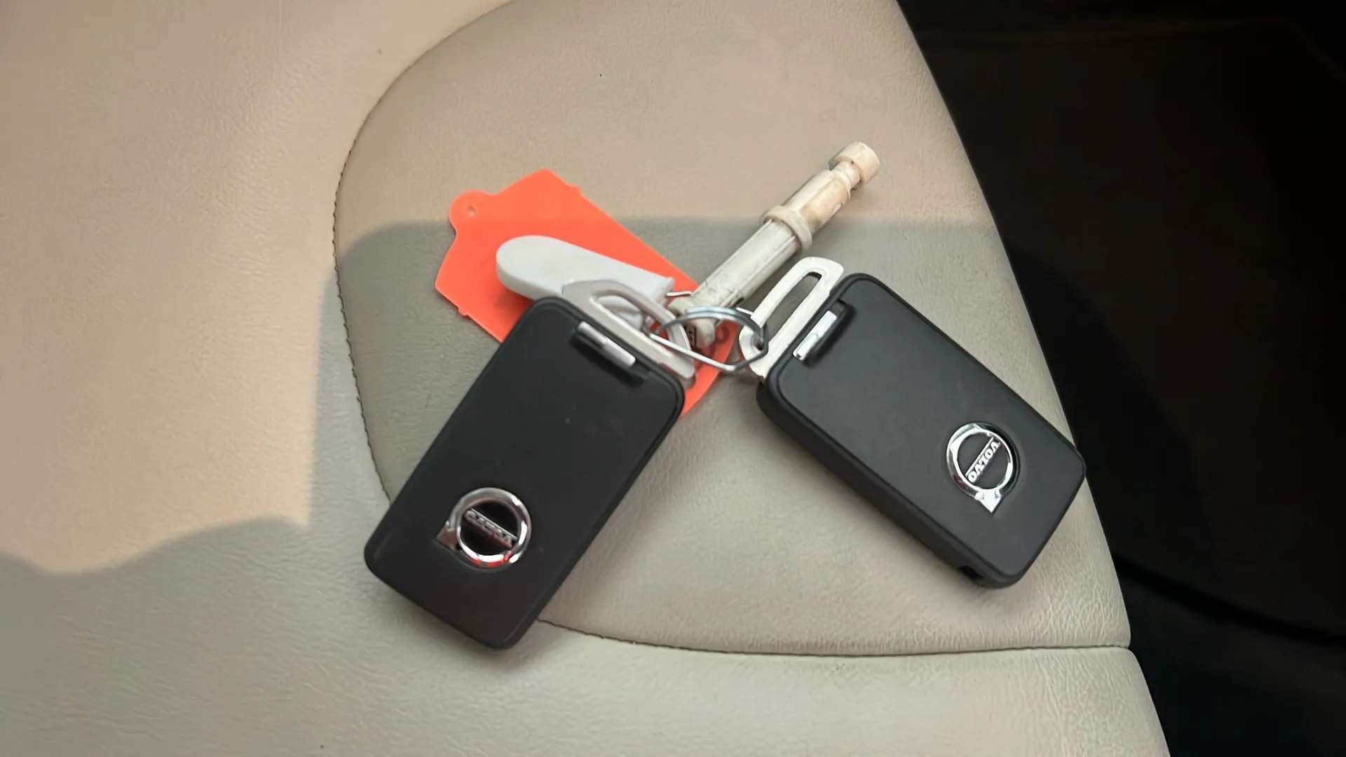 2018 VOLVO V40 2018 VOLVO V40