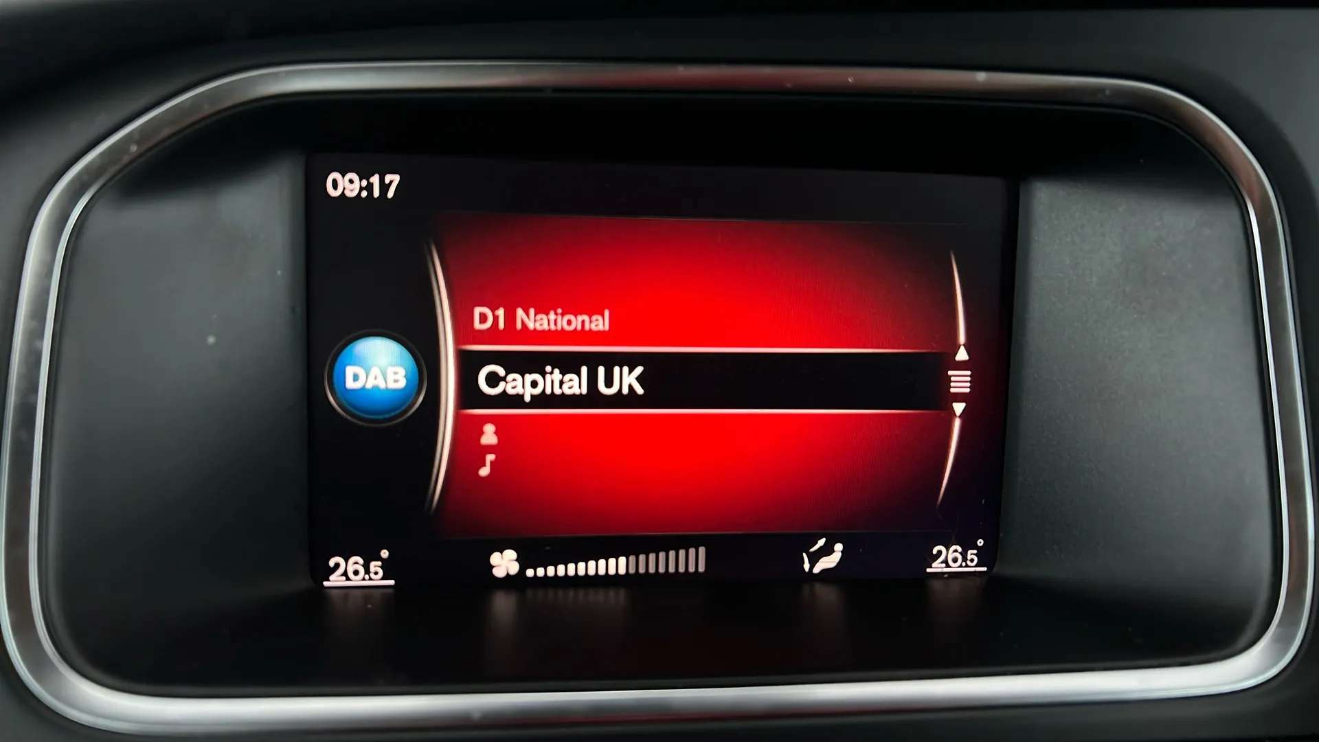 2018 VOLVO V40 2018 VOLVO V40