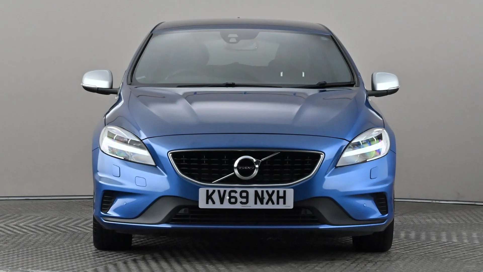 2019 VOLVO V40 2019 VOLVO V40