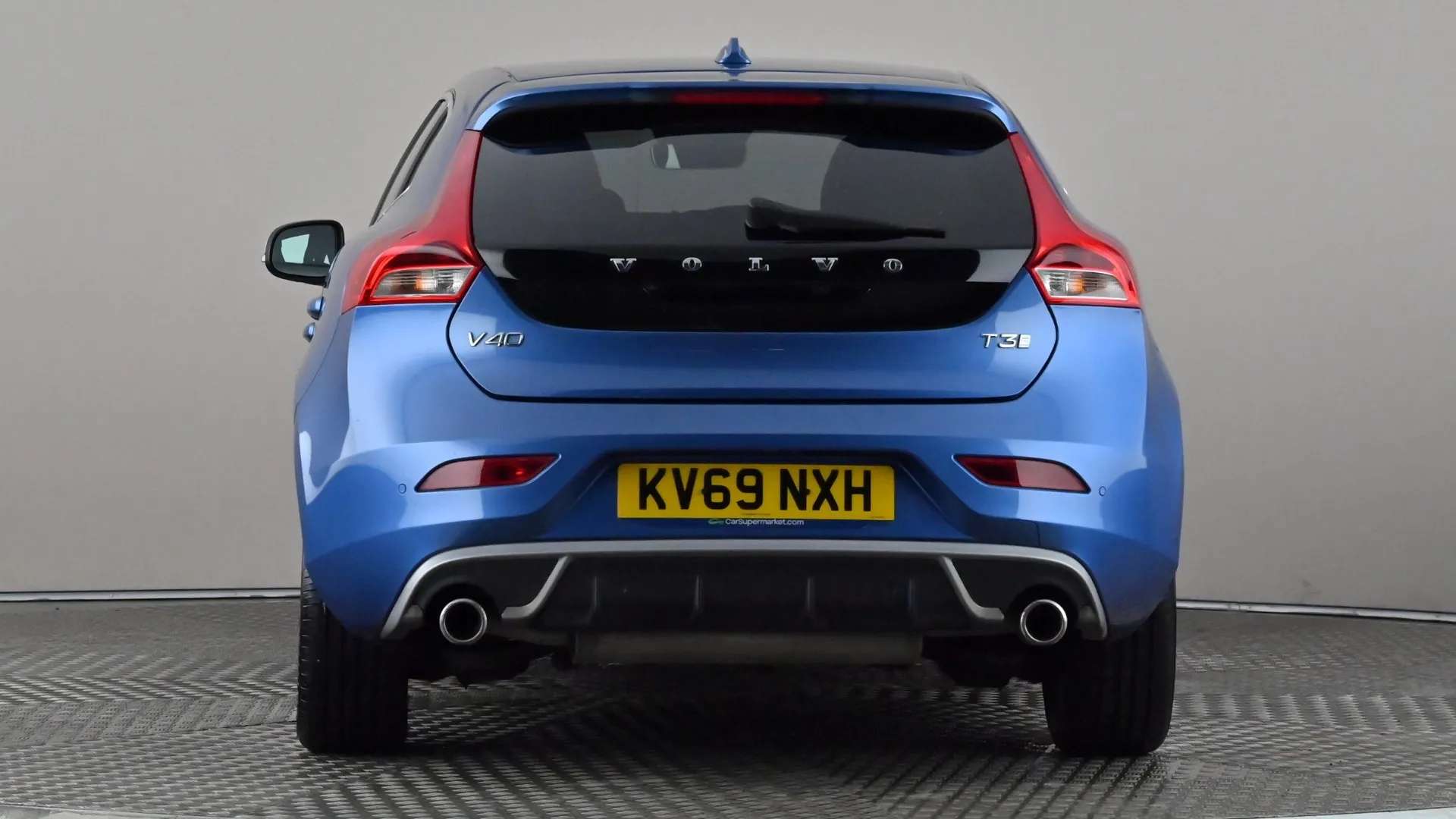 2019 VOLVO V40 2019 VOLVO V40