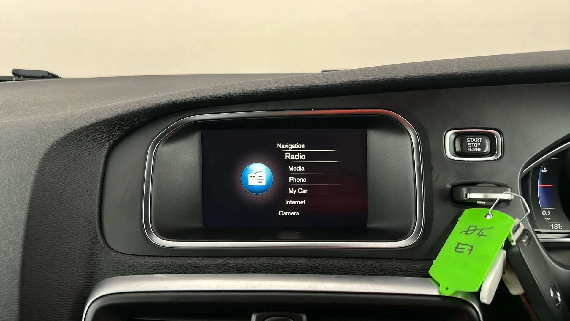 2019 VOLVO V40 2019 VOLVO V40