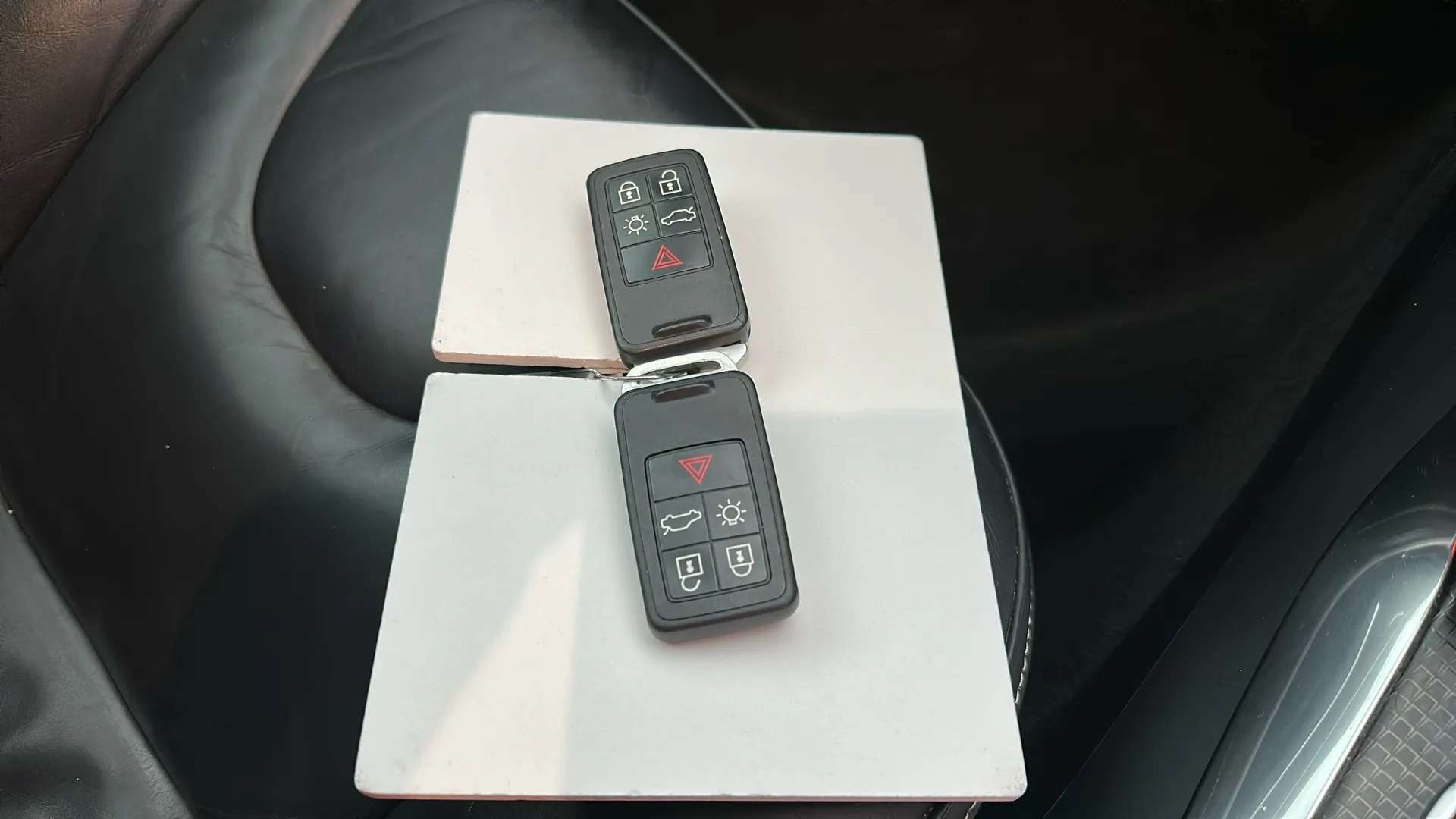 2019 VOLVO V40 2019 VOLVO V40