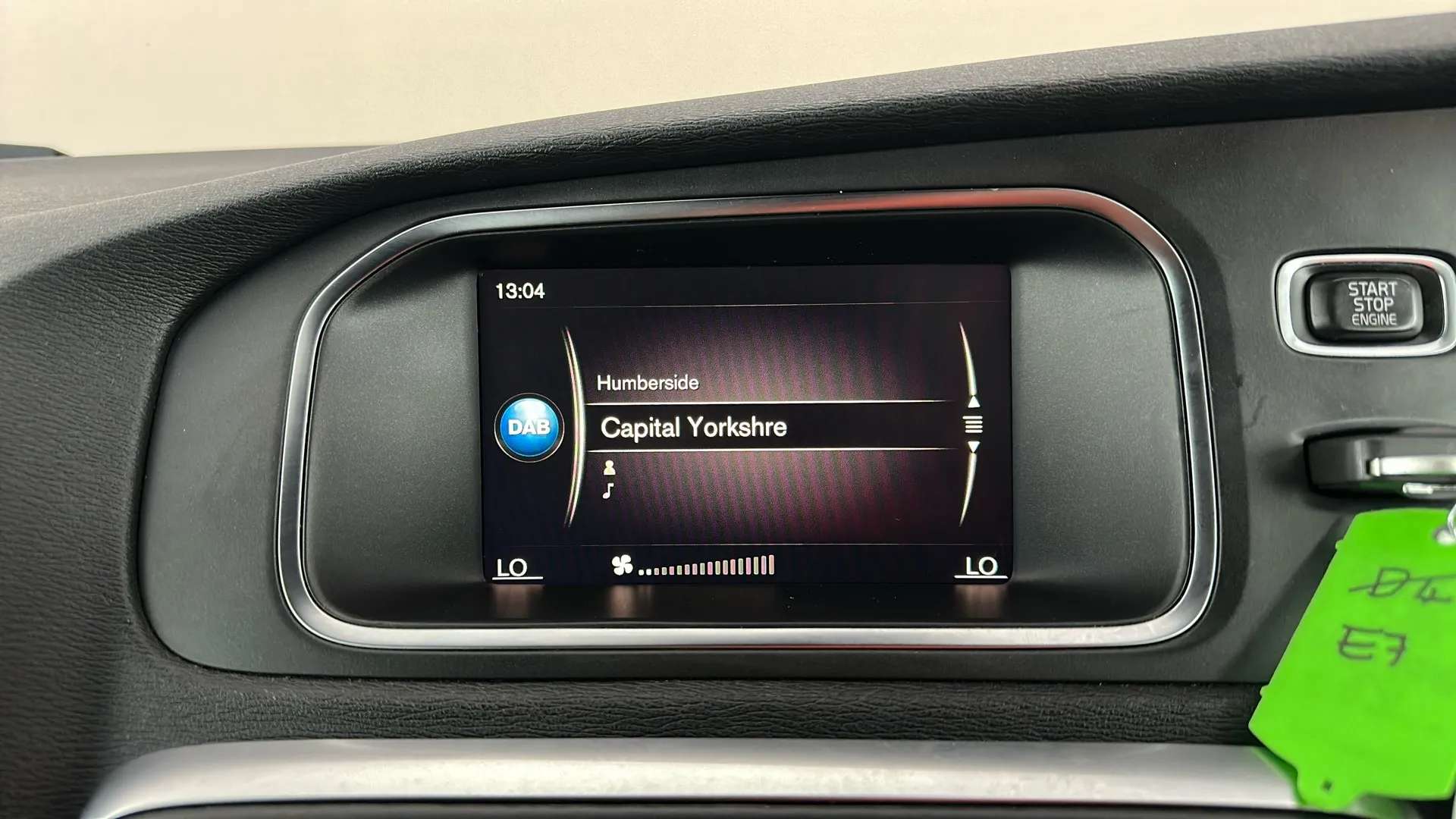 2019 VOLVO V40 2019 VOLVO V40