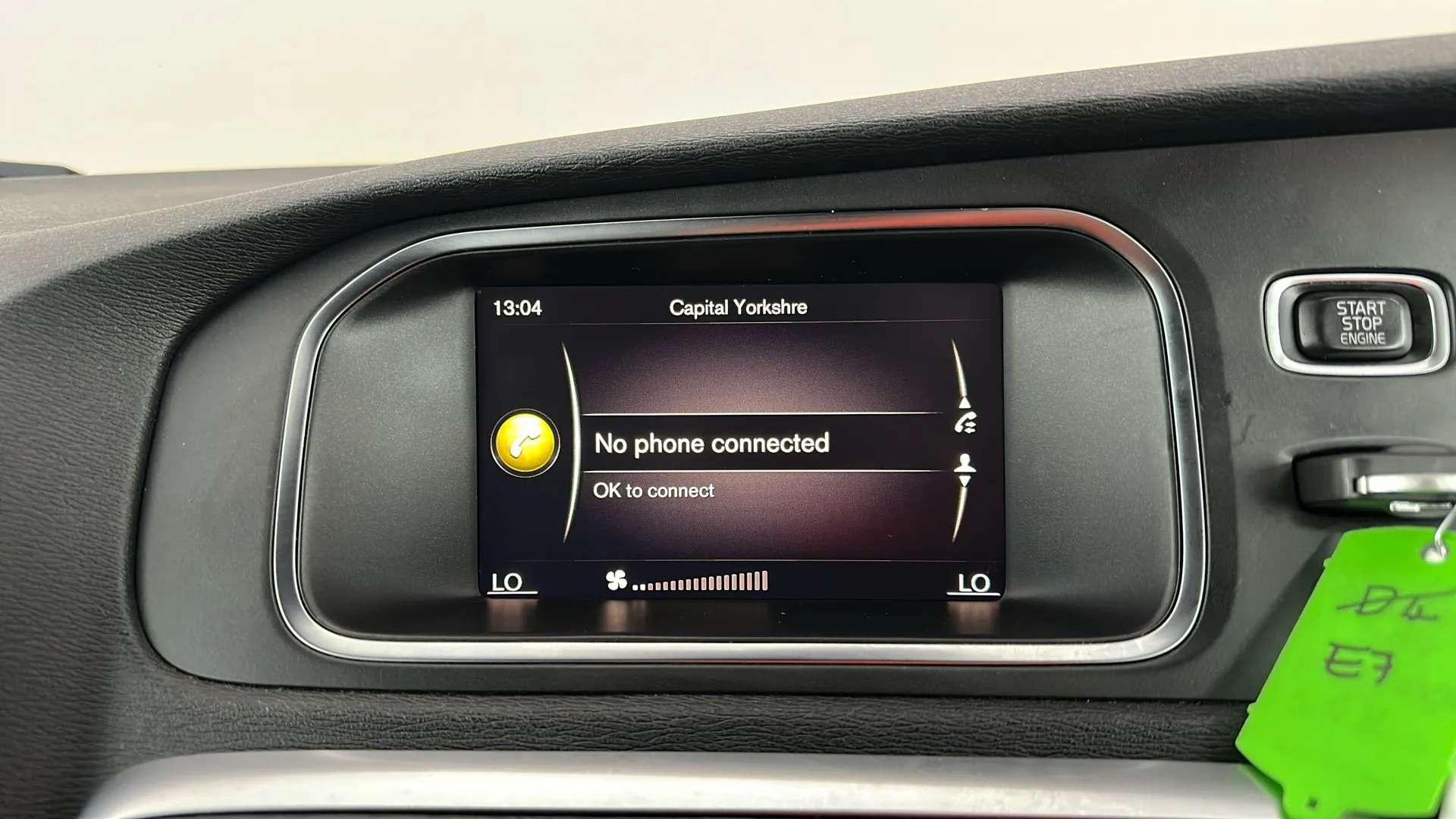 2019 VOLVO V40 2019 VOLVO V40