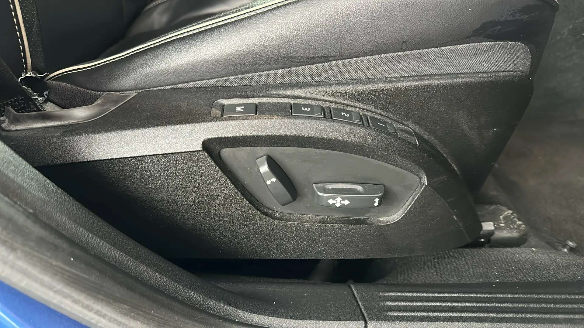 2019 VOLVO V40 2019 VOLVO V40