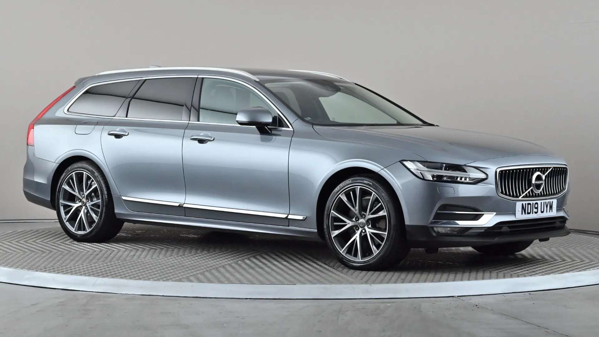 A 2019 VOLVO V90 2.0 T4 Inscription Geartronic A 2019 VOLVO V90 2.0 T4 Inscription Geartronic
