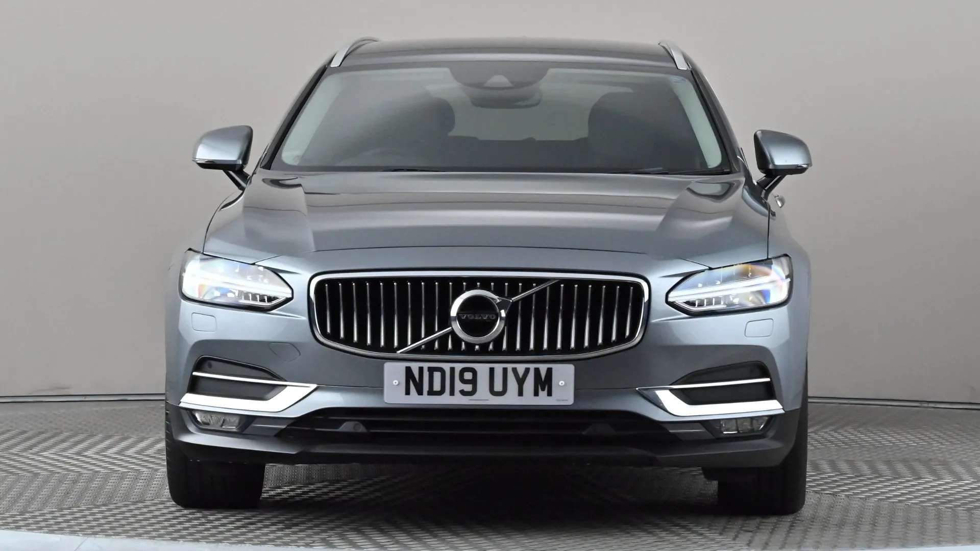 A 2019 VOLVO V90 2.0 T4 Inscription Geartronic A 2019 VOLVO V90 2.0 T4 Inscription Geartronic