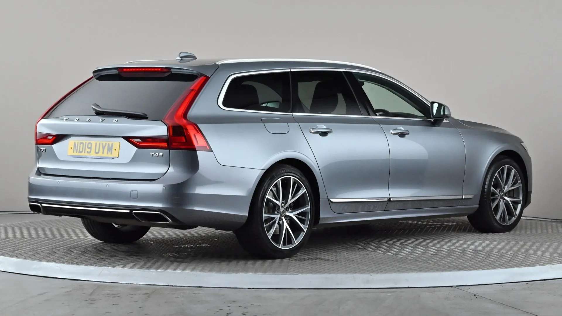 2019 VOLVO V90 2019 VOLVO V90